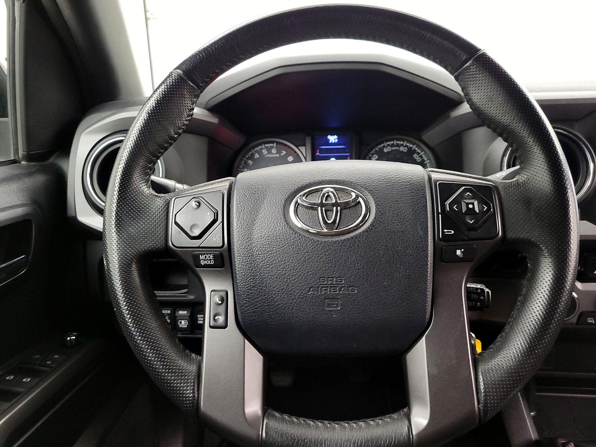 Thumbnail: 2017 Toyota Tacoma - 10