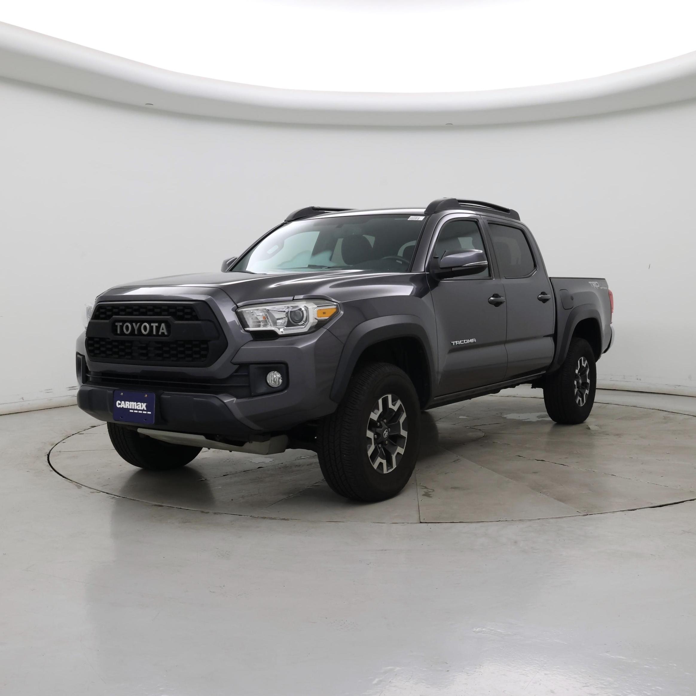 Thumbnail: 2017 Toyota Tacoma - 4