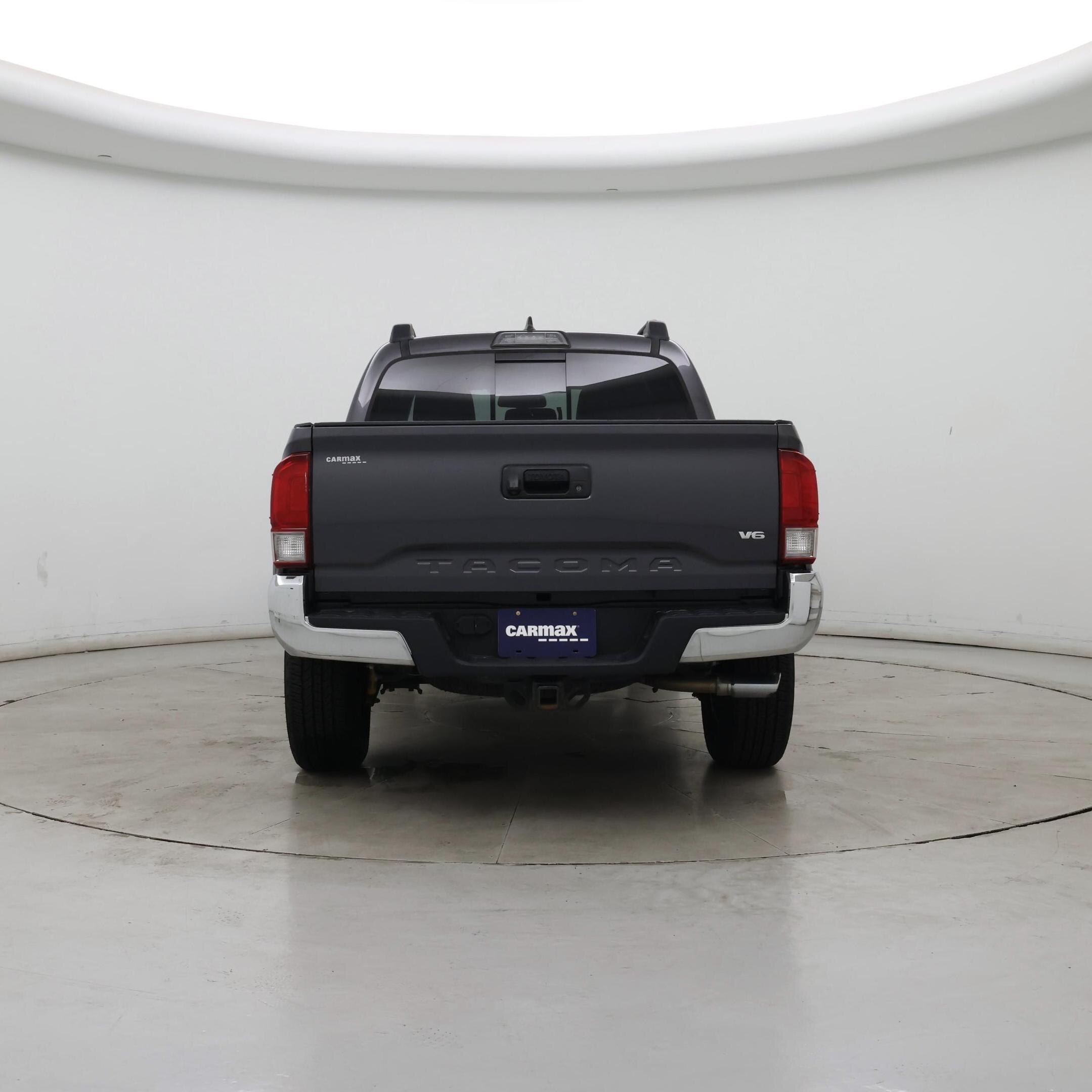 Thumbnail: 2017 Toyota Tacoma - 6