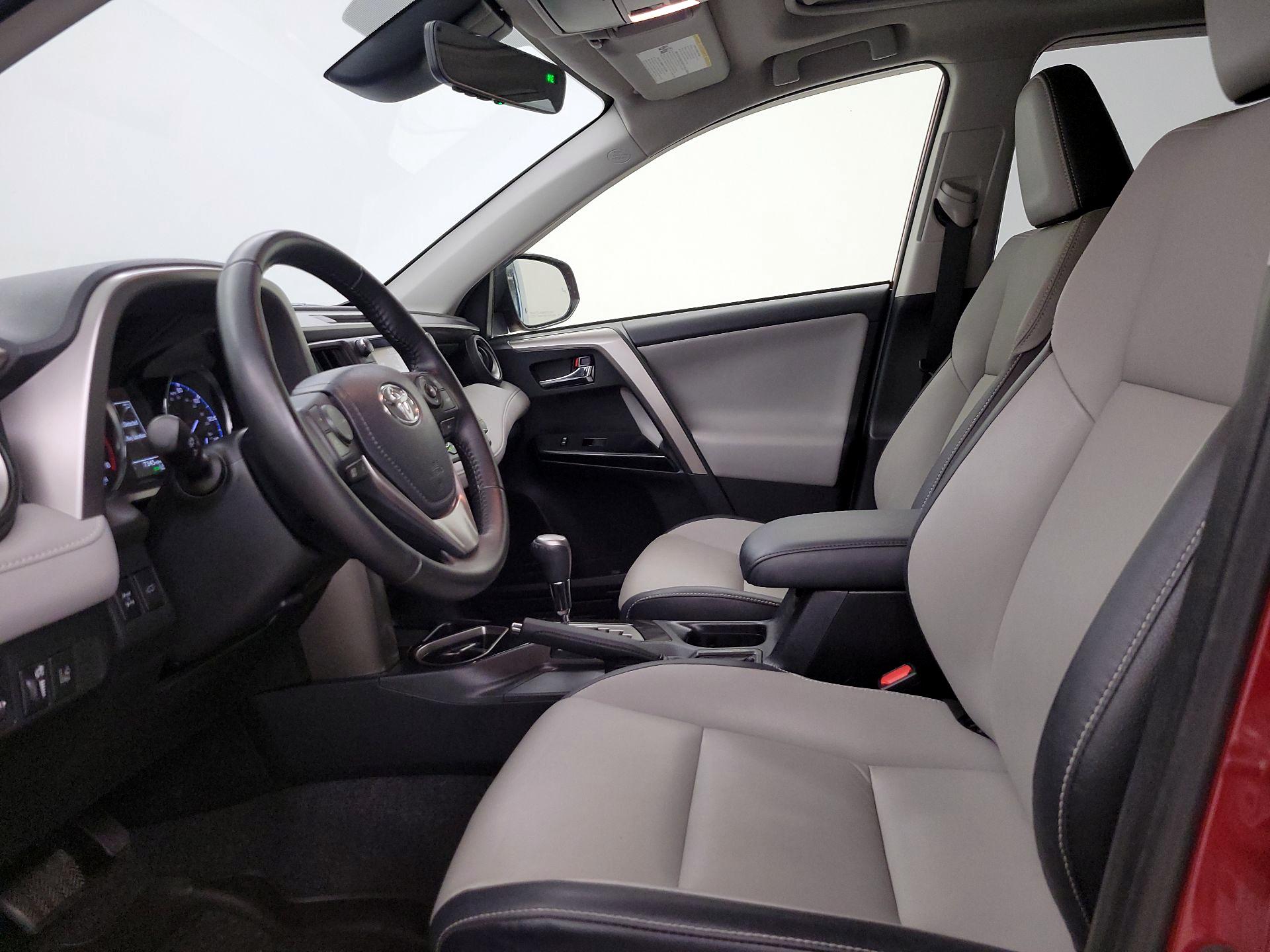 Thumbnail: 2018 Toyota RAV4 - 11