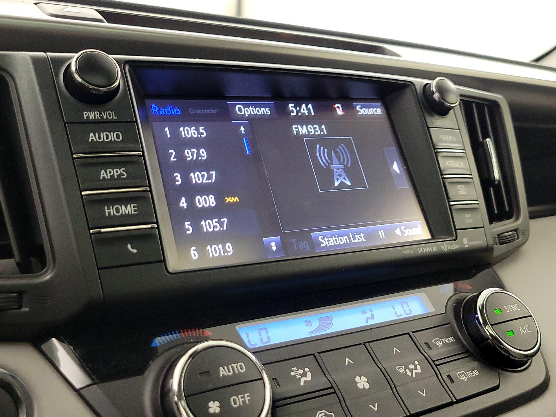 Thumbnail: 2018 Toyota RAV4 - 15