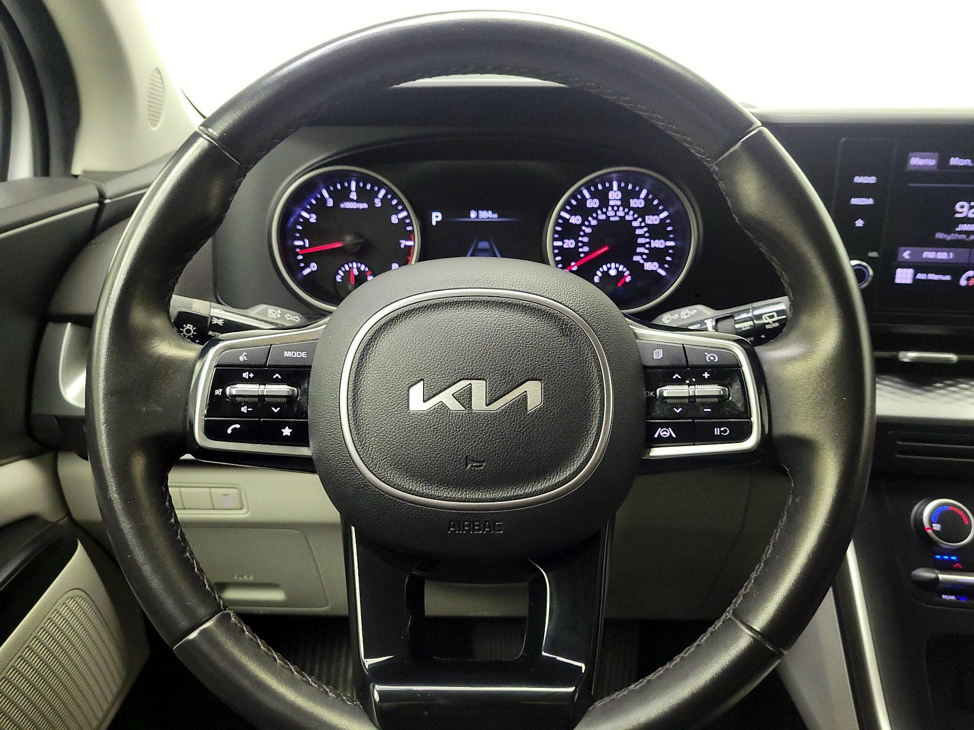 Thumbnail: 2022 Kia Carnival - 10