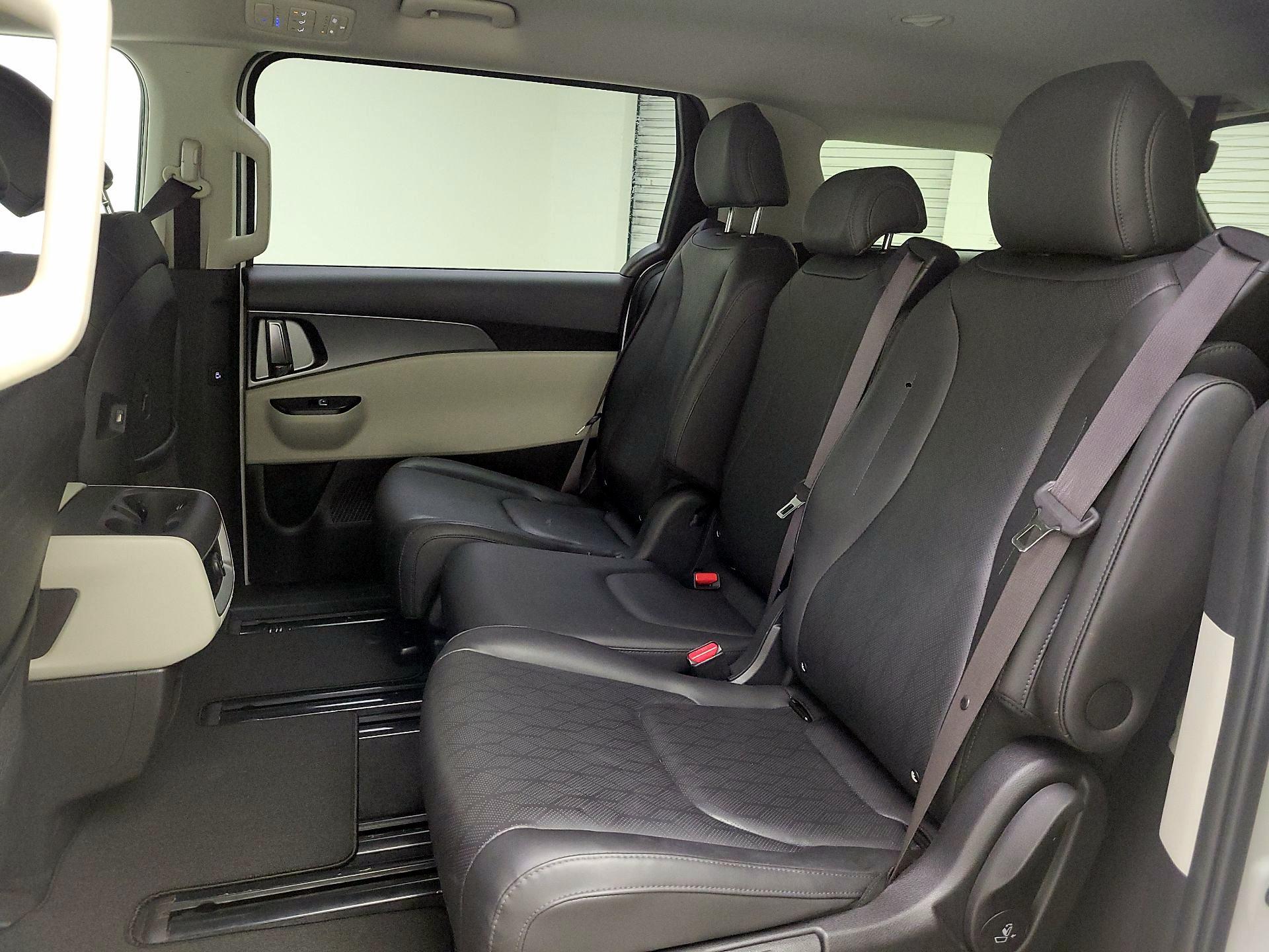 Thumbnail: 2022 Kia Carnival - 20
