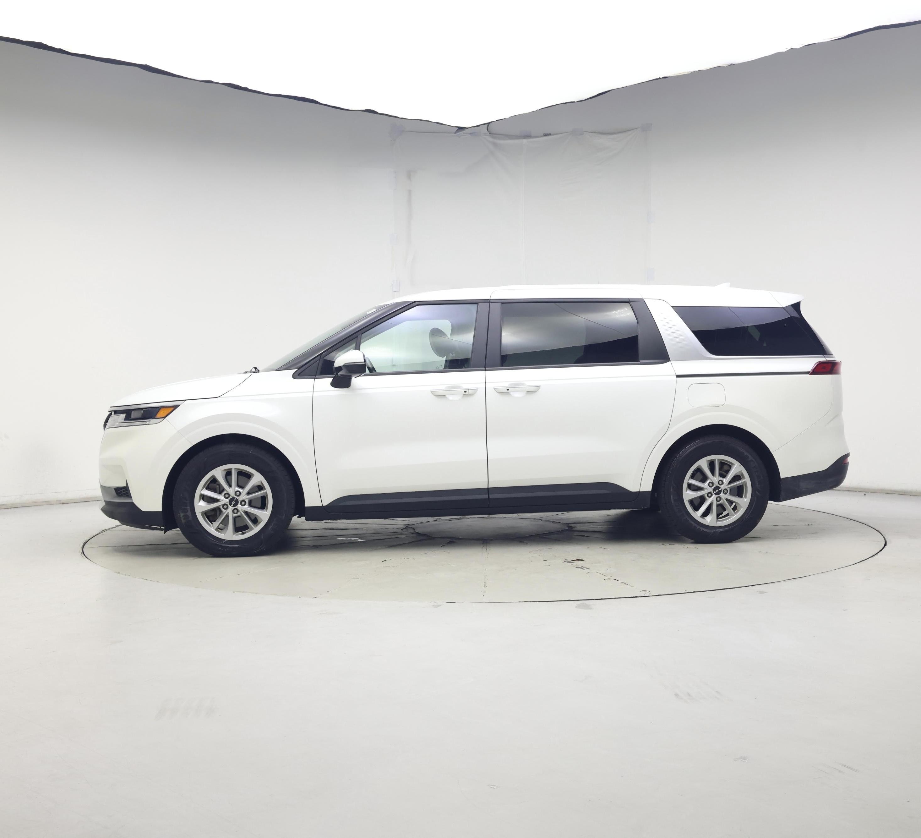 Thumbnail: 2022 Kia Carnival - 3