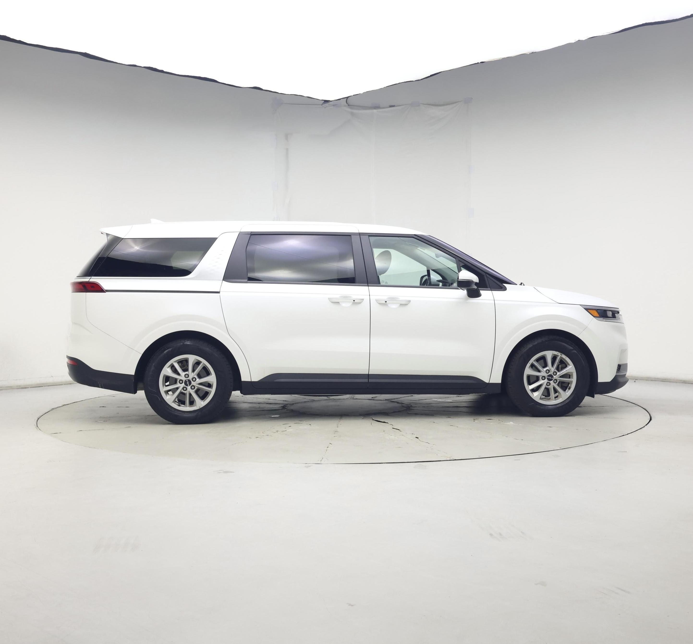 Thumbnail: 2022 Kia Carnival - 7