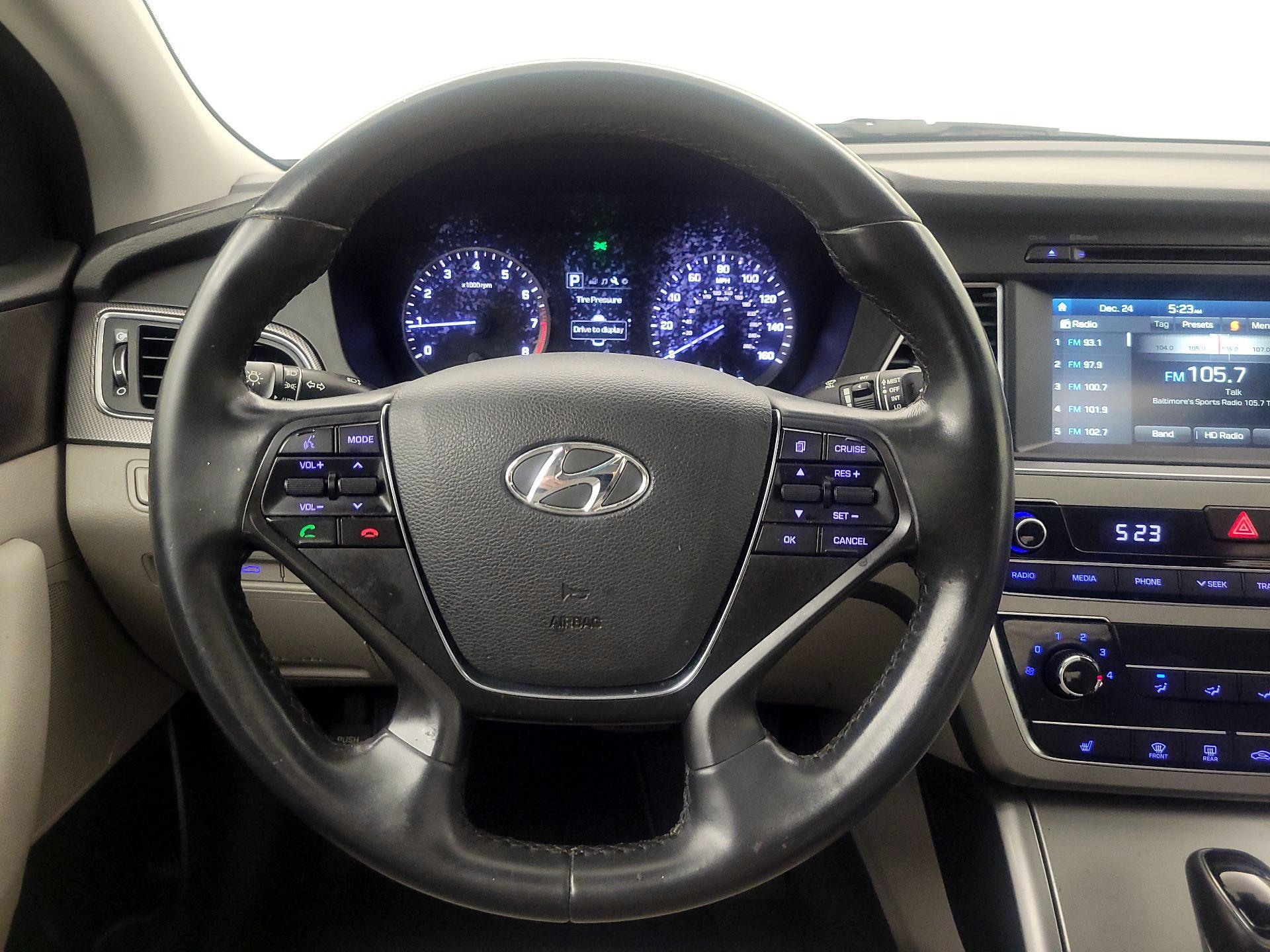 Thumbnail: 2017 Hyundai Sonata - 10