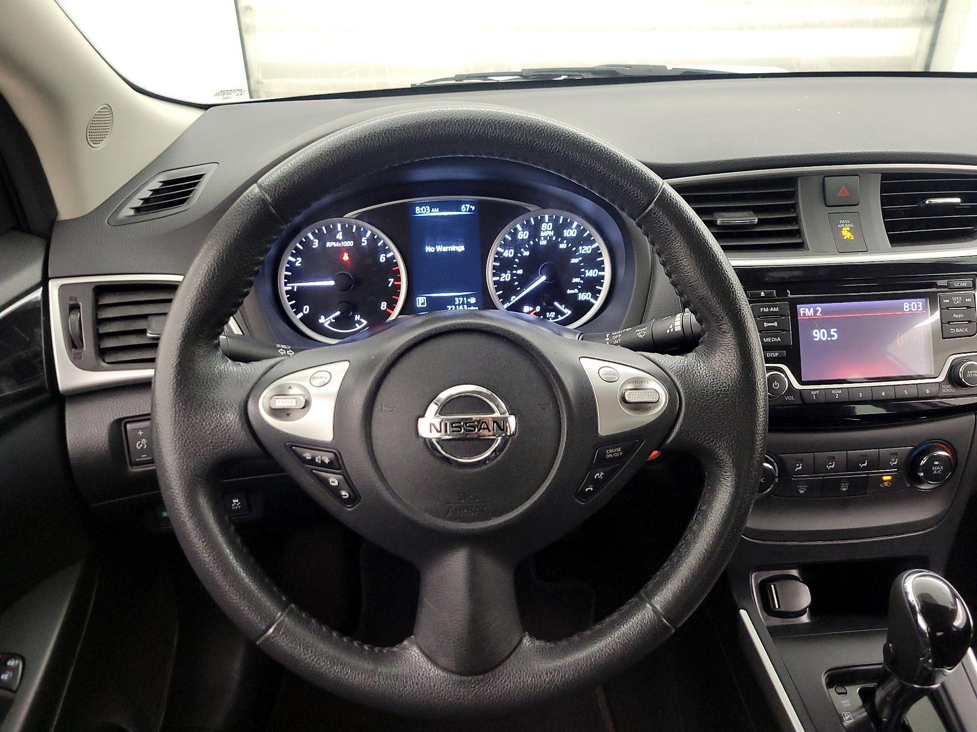 Thumbnail: 2016 Nissan Sentra - 10