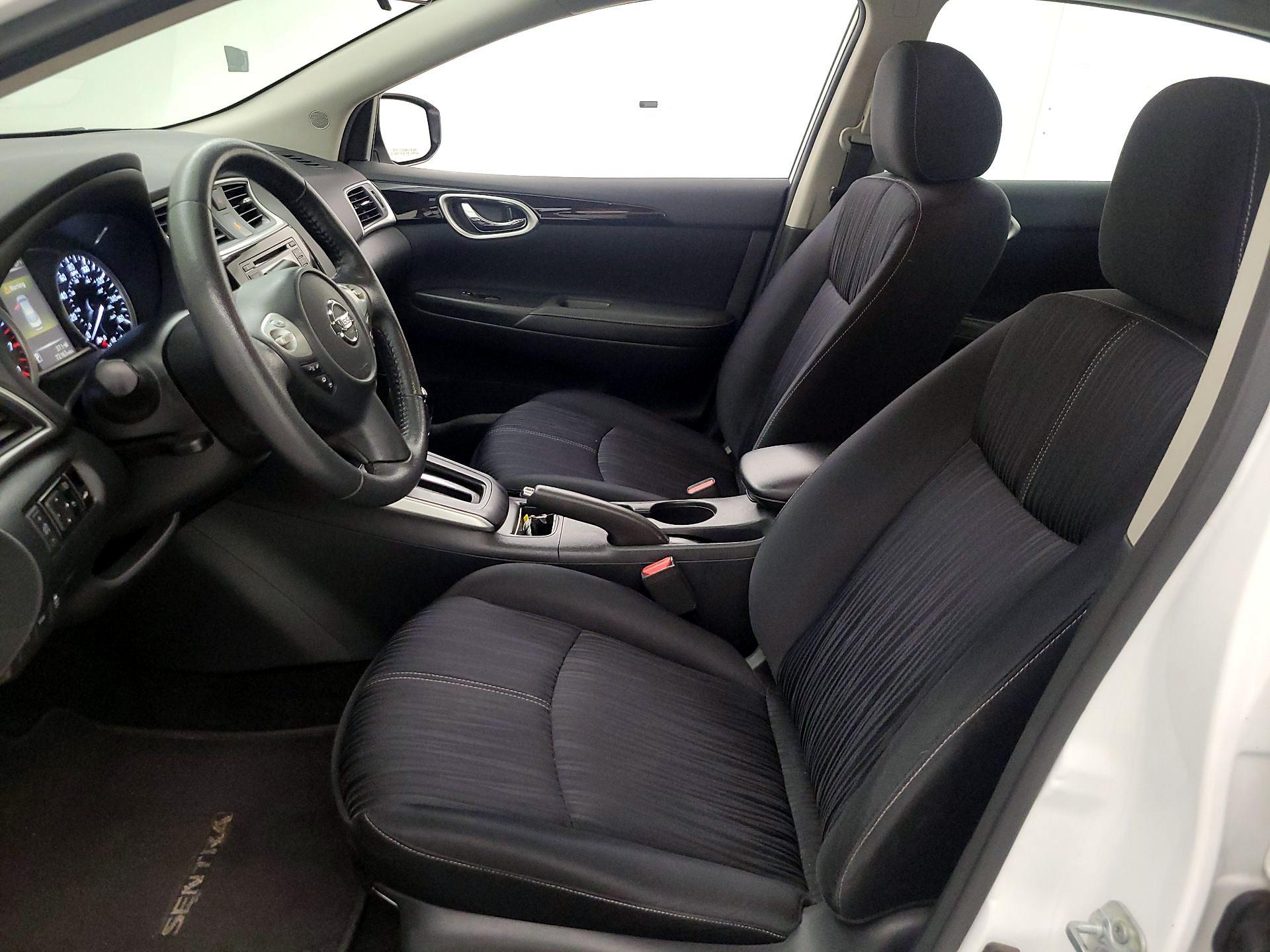 Thumbnail: 2016 Nissan Sentra - 11