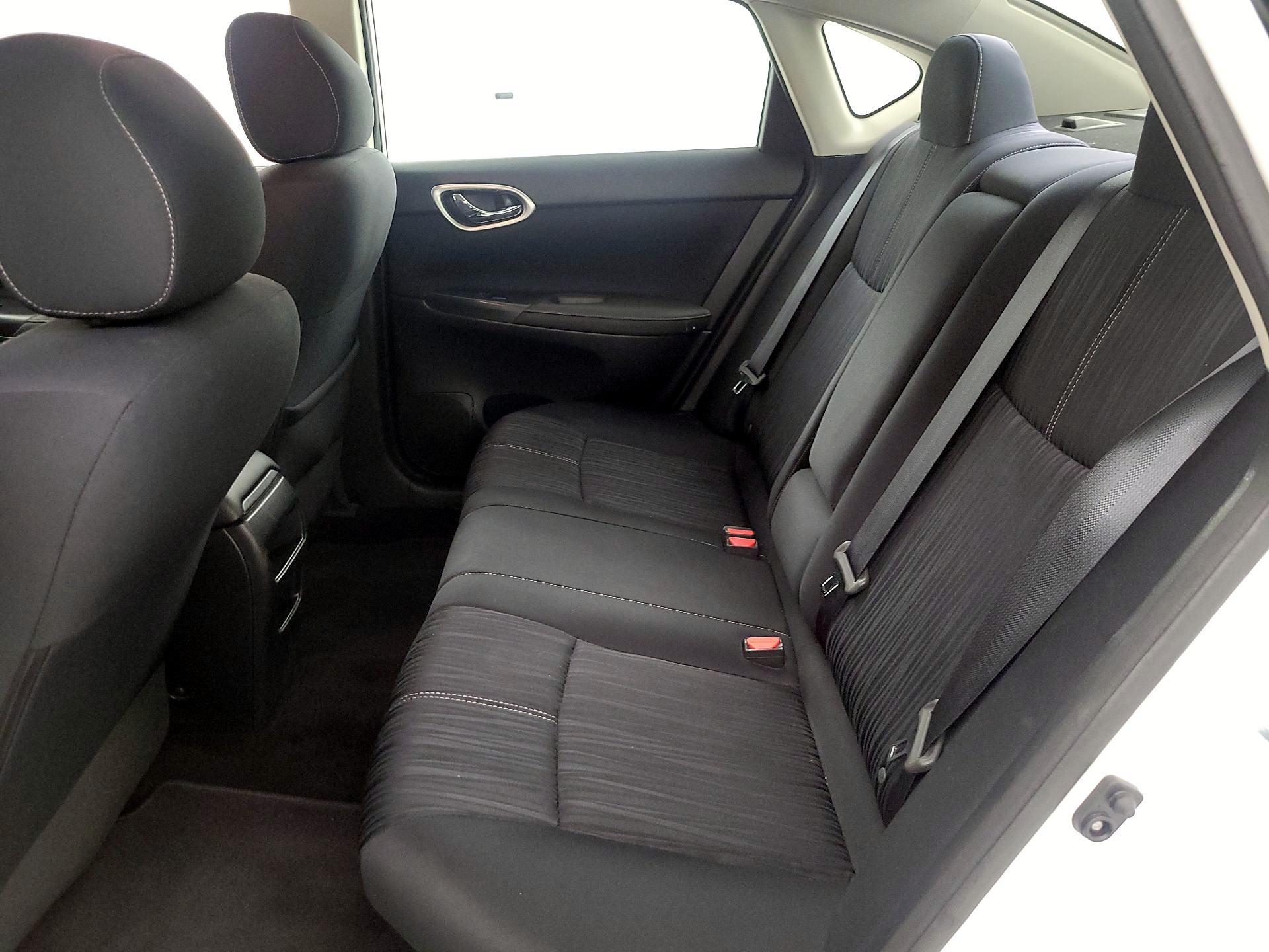 Thumbnail: 2016 Nissan Sentra - 19