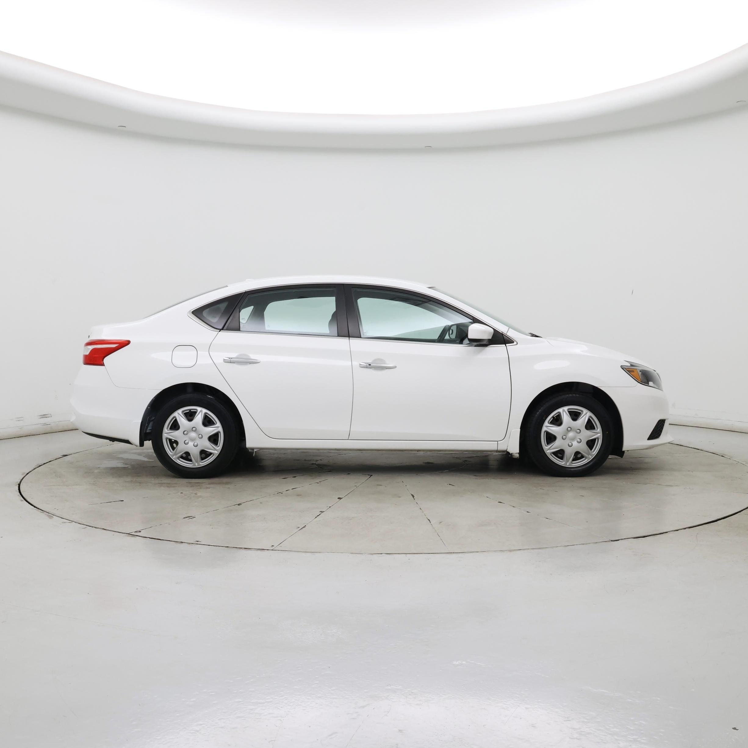Thumbnail: 2016 Nissan Sentra - 7