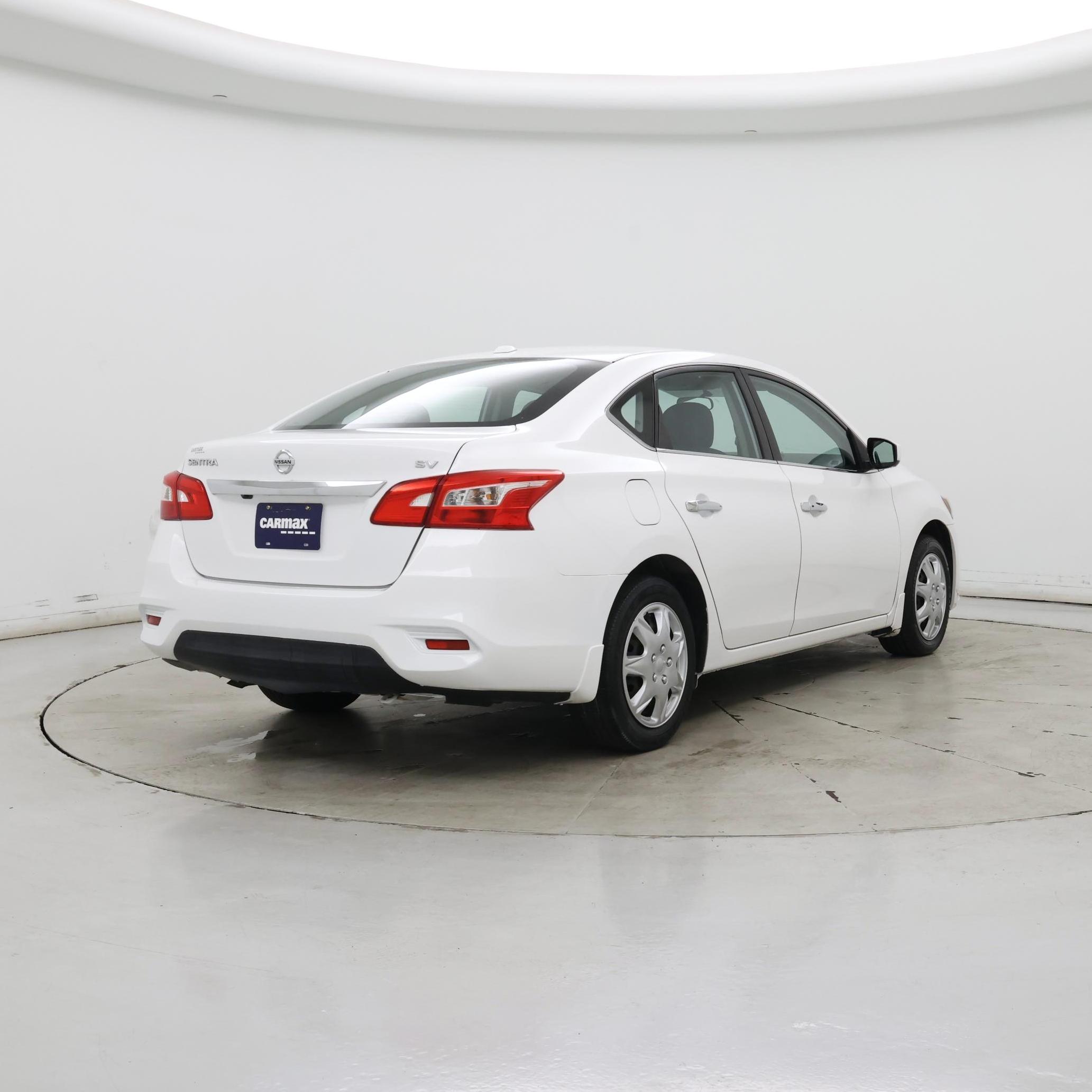 Thumbnail: 2016 Nissan Sentra - 8