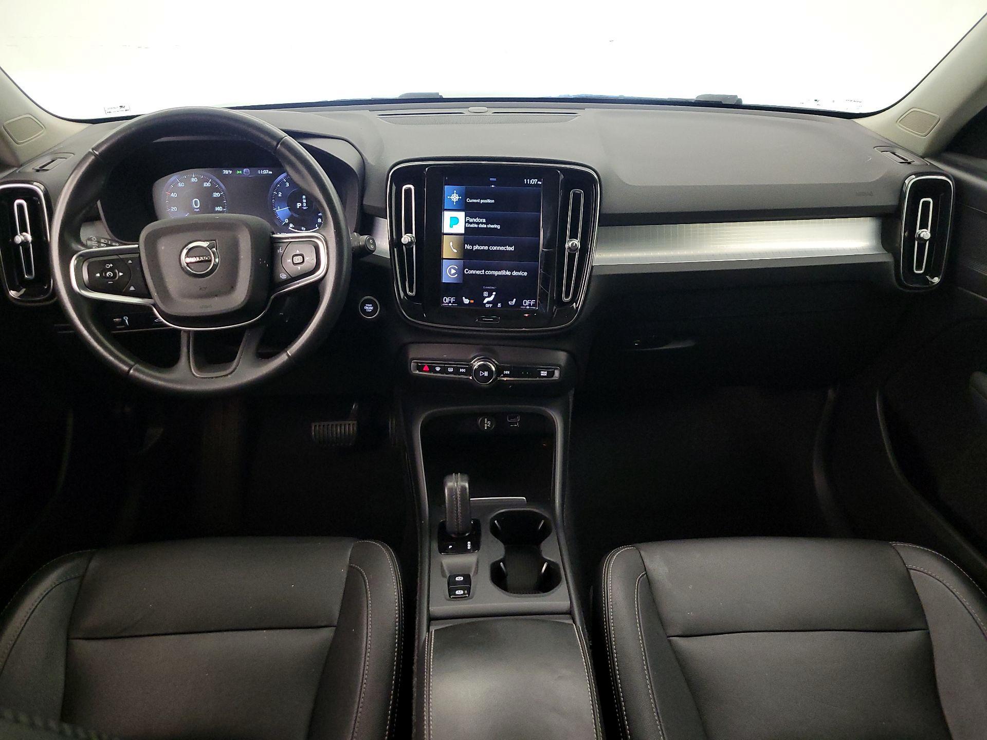 Thumbnail: 2021 Volvo XC40 - 9