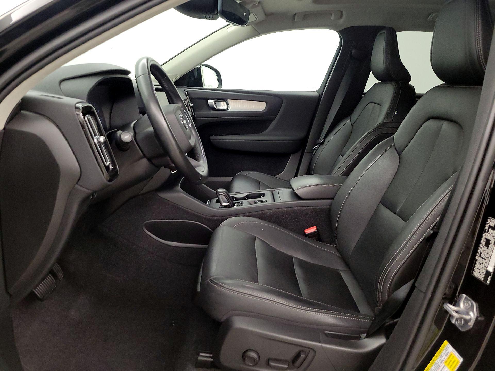 Thumbnail: 2021 Volvo XC40 - 11