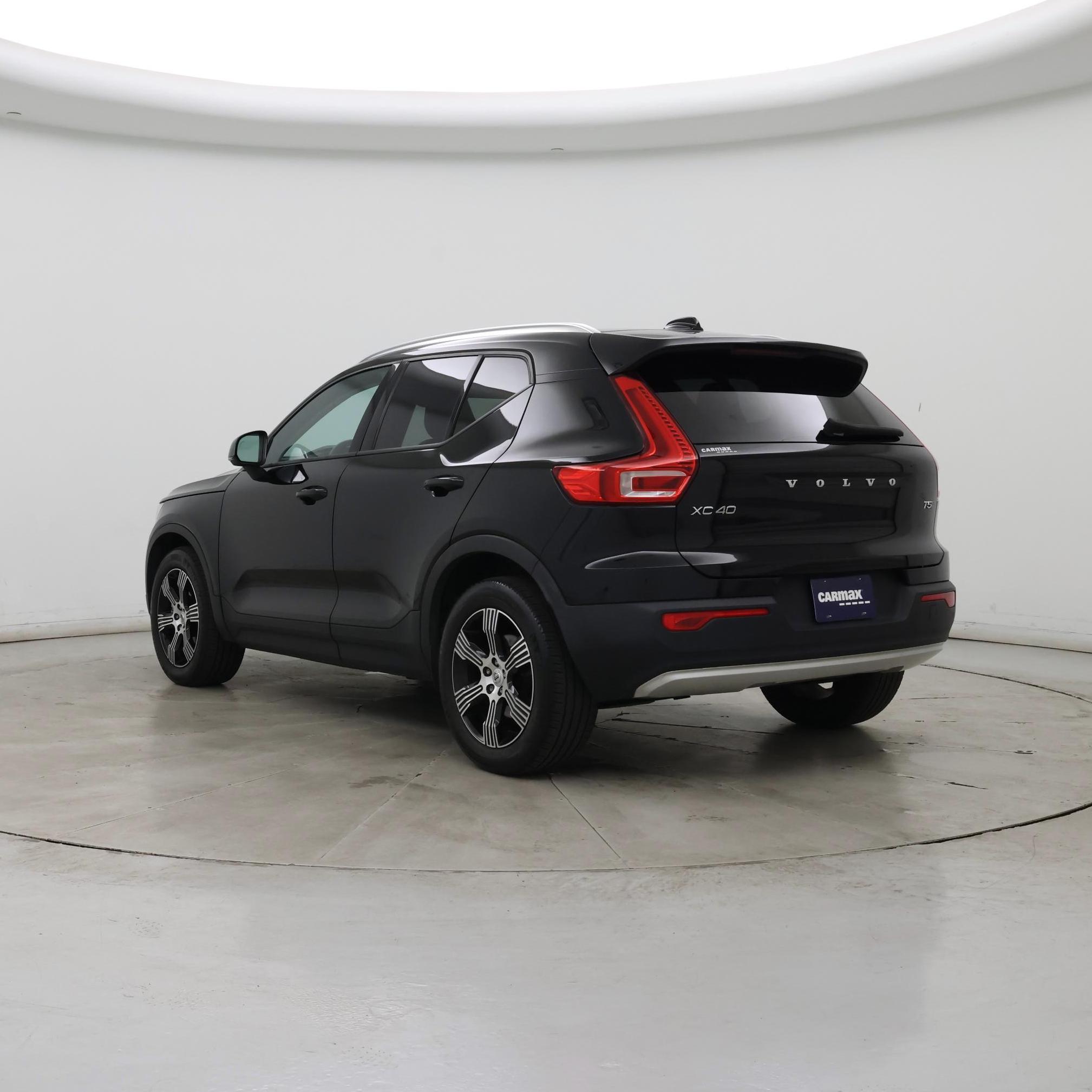 Thumbnail: 2021 Volvo XC40 - 2