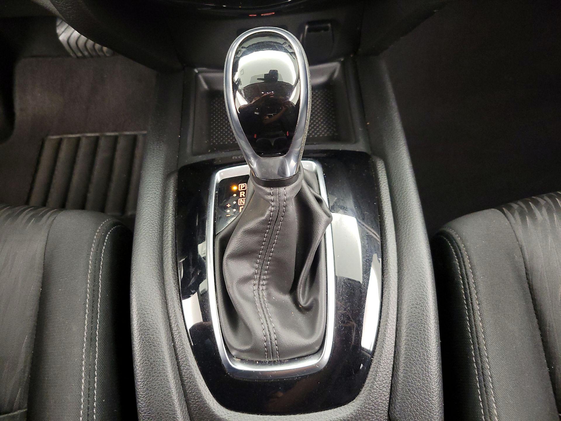 Thumbnail: 2020 Nissan Rogue - 17