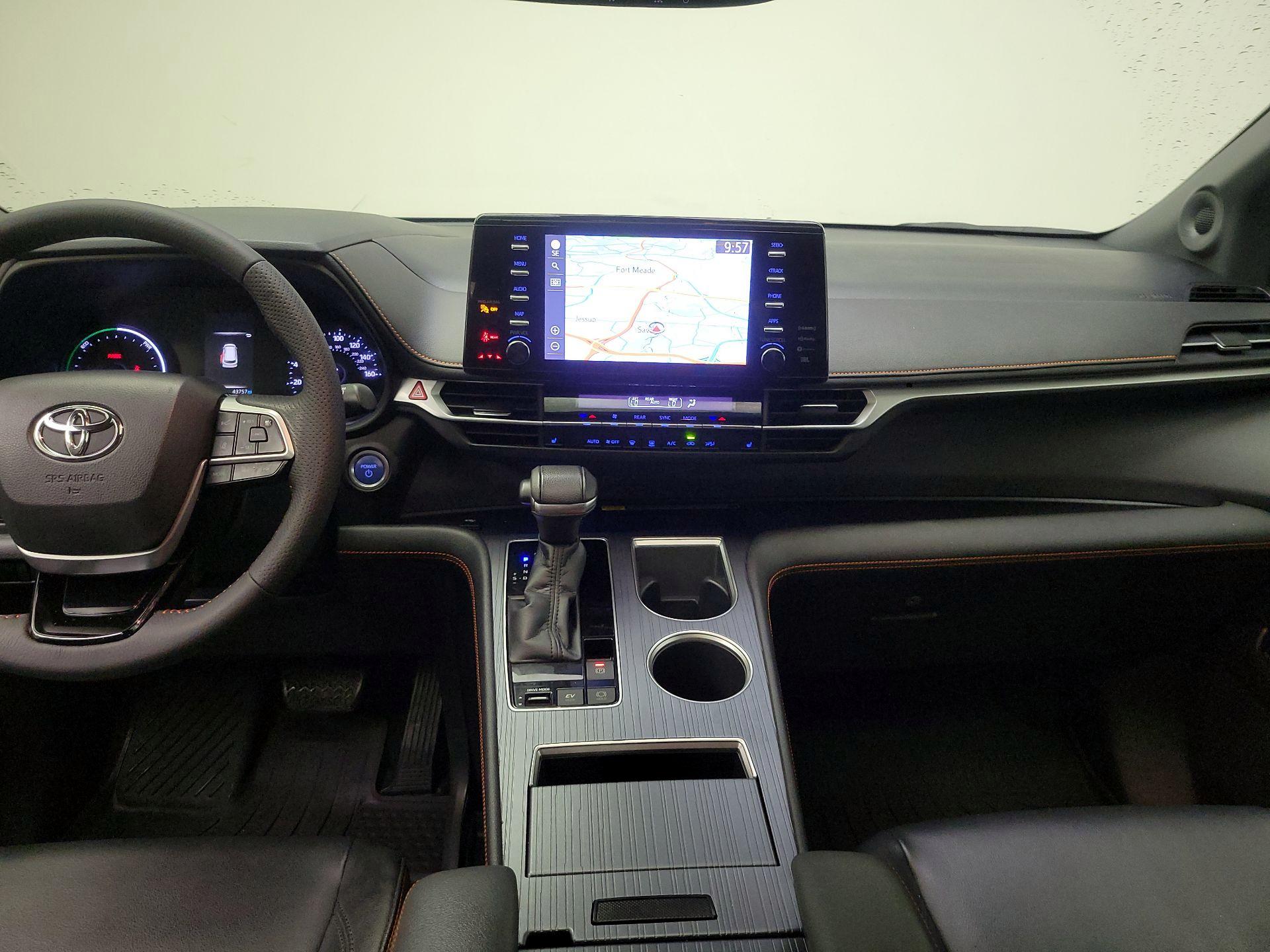 Thumbnail: 2022 Toyota Sienna - 9
