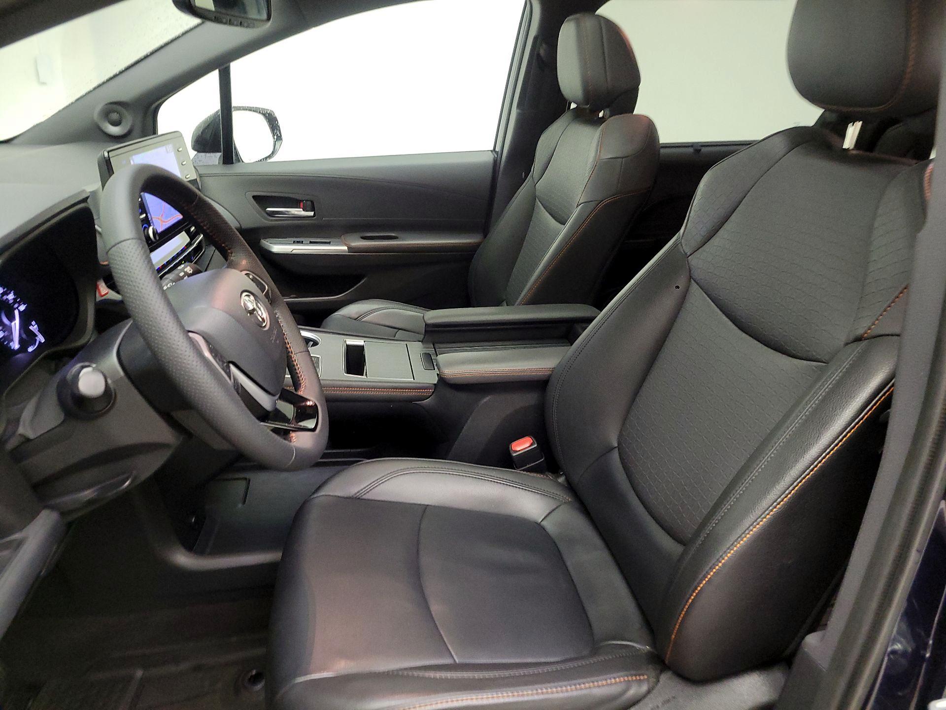Thumbnail: 2022 Toyota Sienna - 11