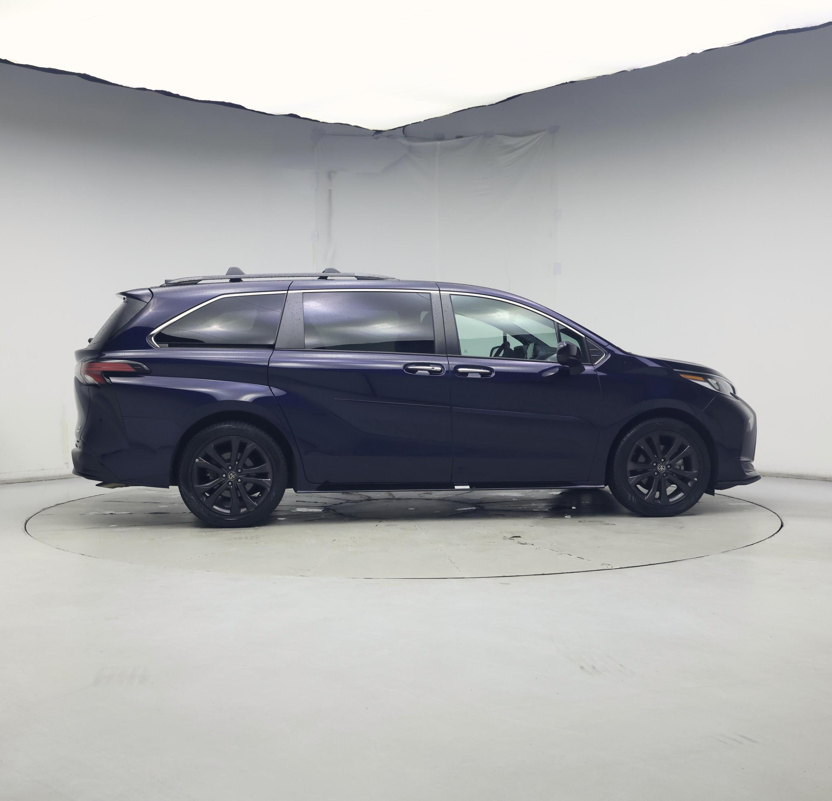 Thumbnail: 2022 Toyota Sienna - 7
