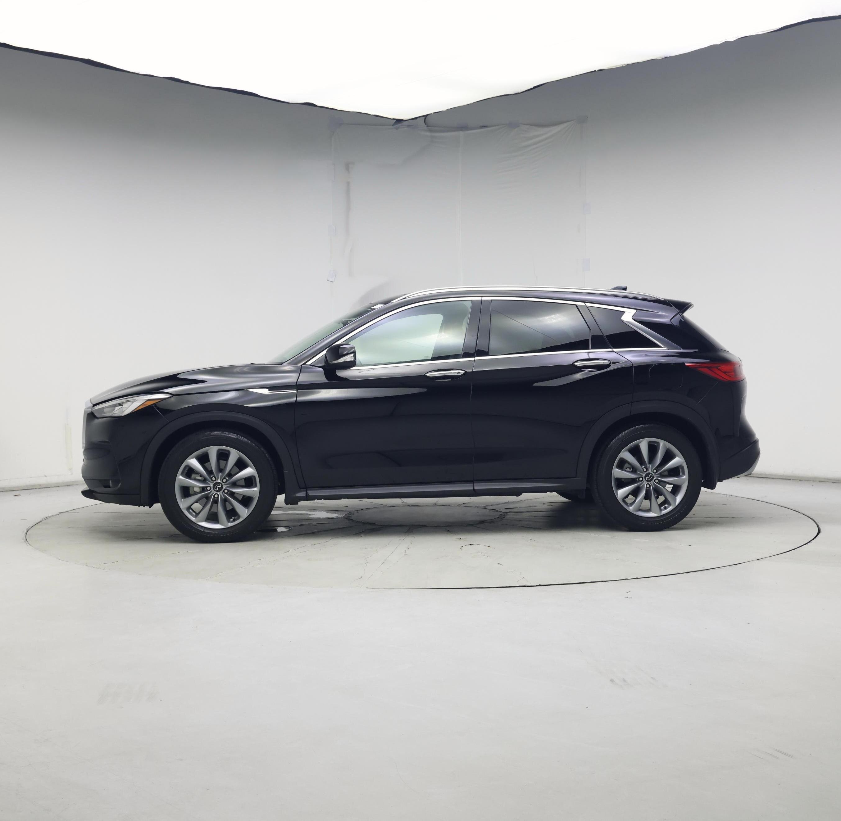 Thumbnail: 2021 INFINITI QX50 - 3