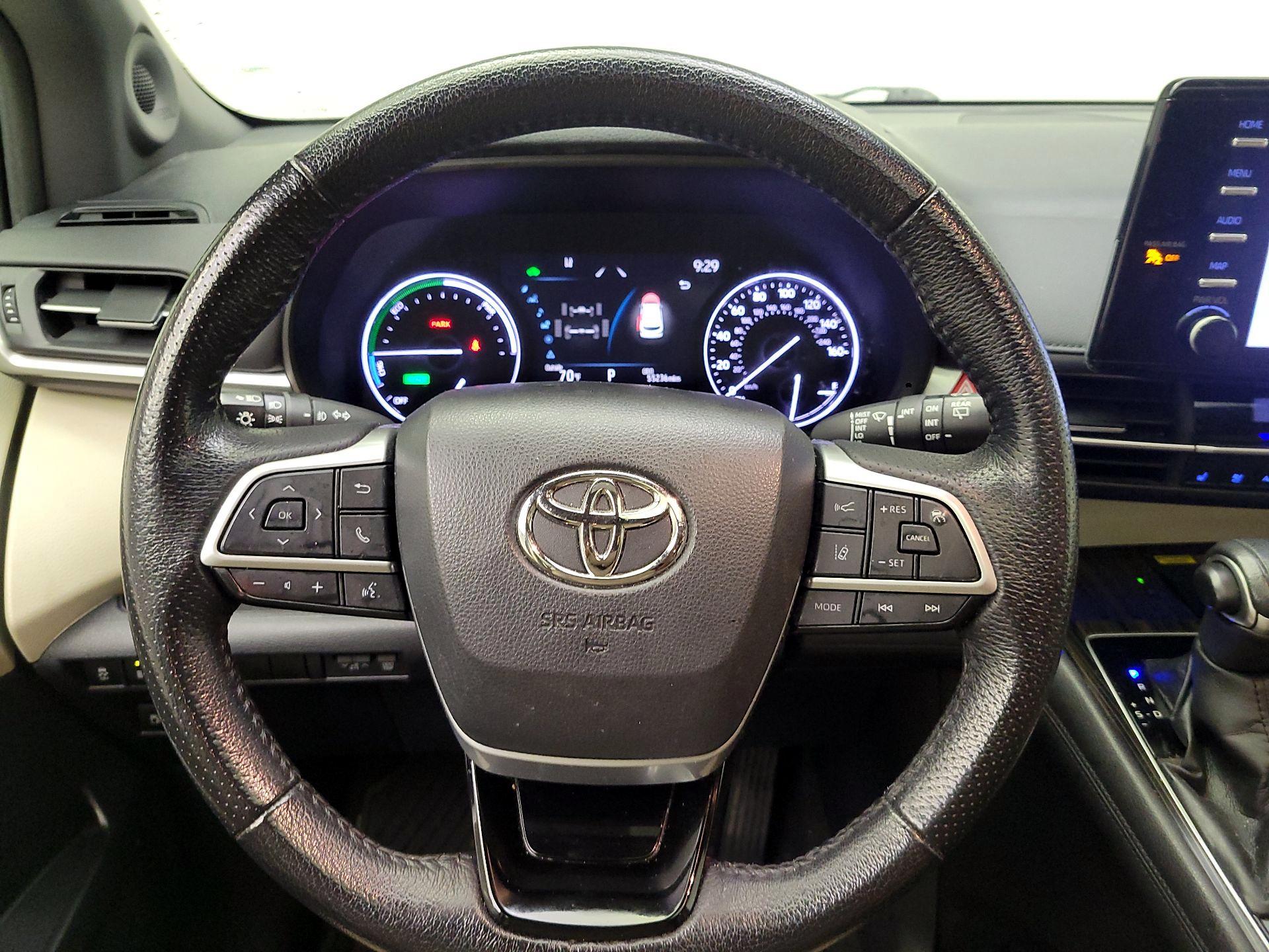 Thumbnail: 2021 Toyota Sienna - 10