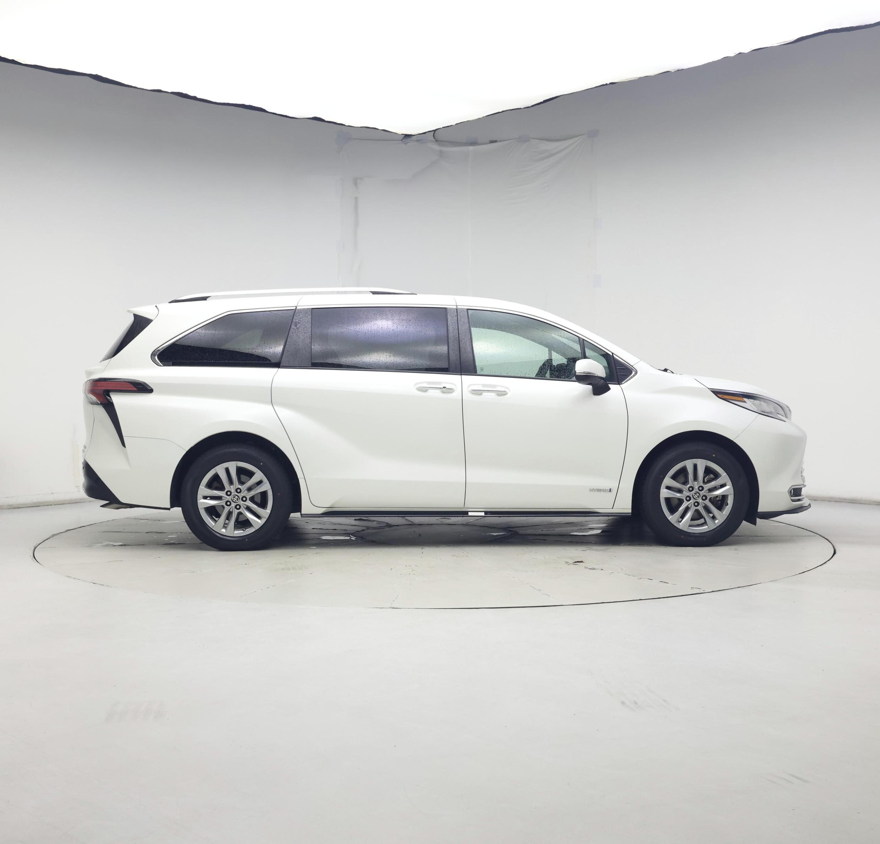Thumbnail: 2021 Toyota Sienna - 7