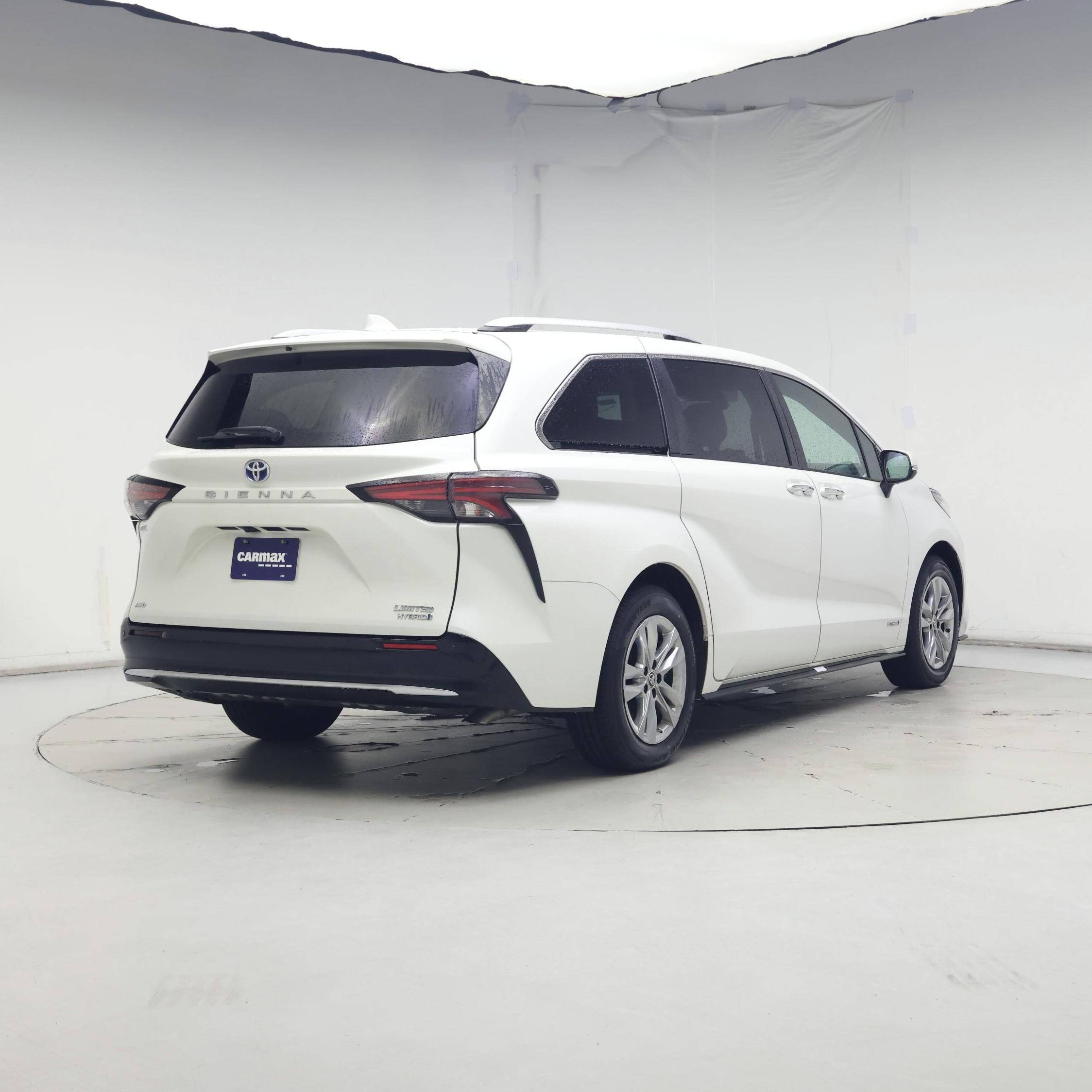 Thumbnail: 2021 Toyota Sienna - 8