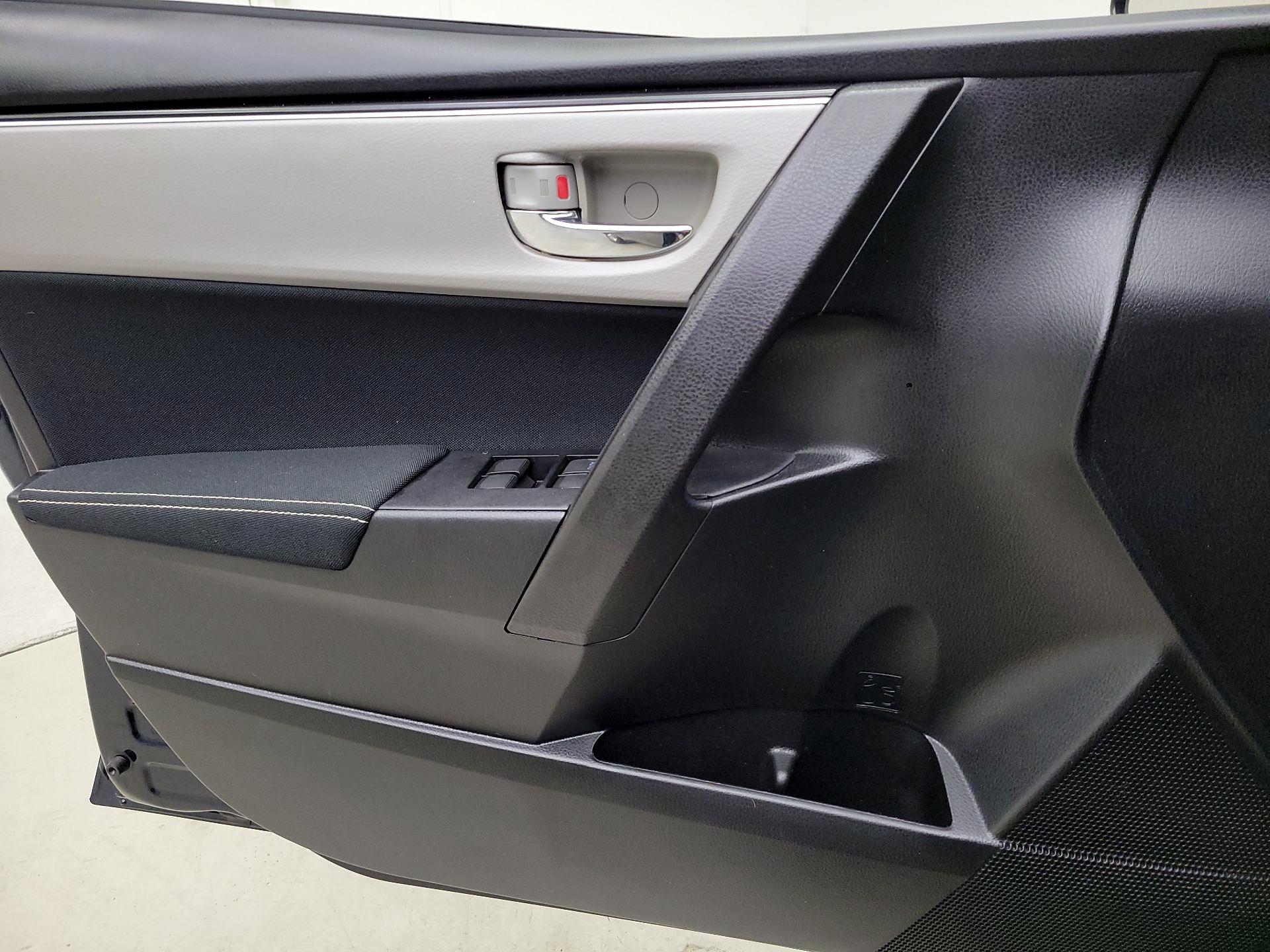 Thumbnail: 2018 Toyota Corolla - 12