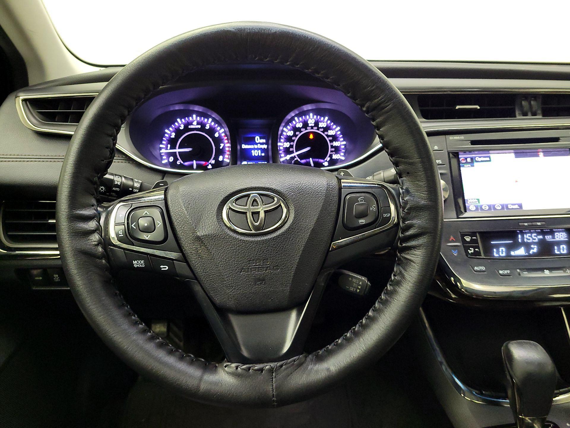 Thumbnail: 2015 Toyota Avalon - 10