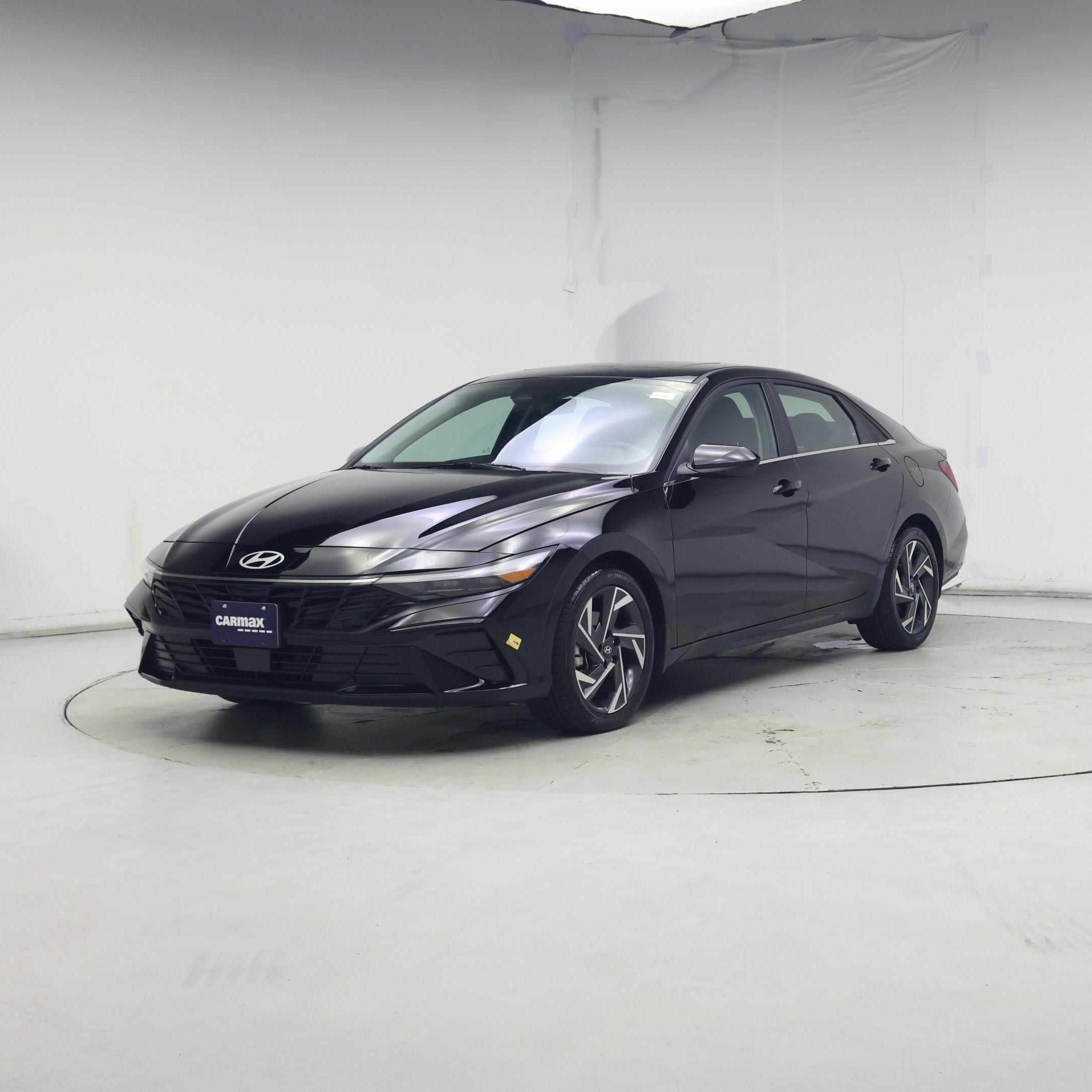 Thumbnail: 2024 Hyundai Elantra - 4