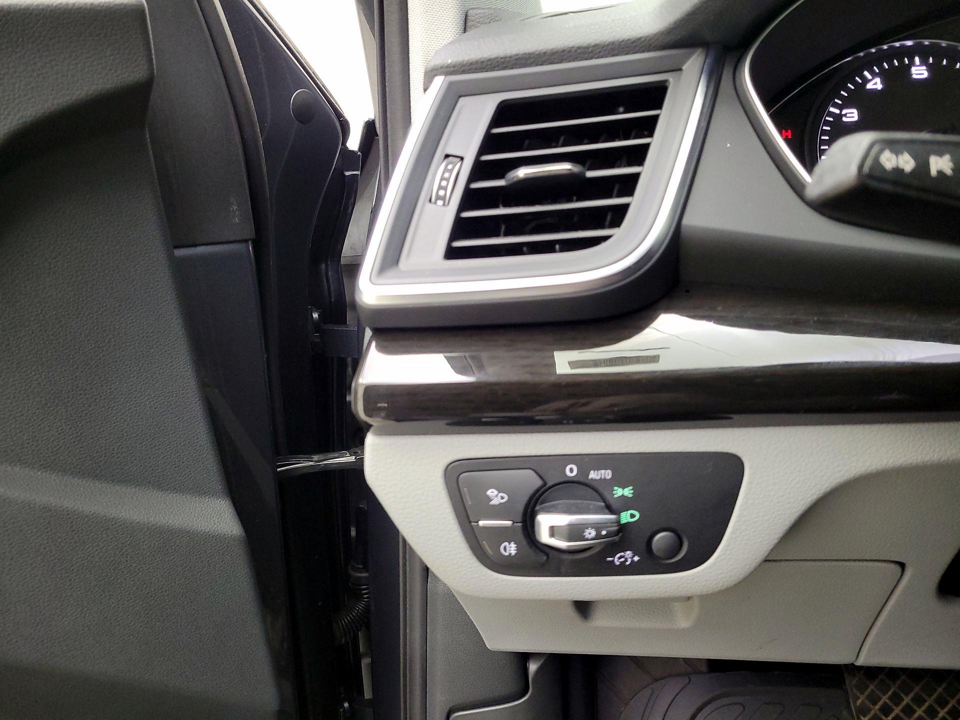 Thumbnail: 2019 Audi Q5 - 13