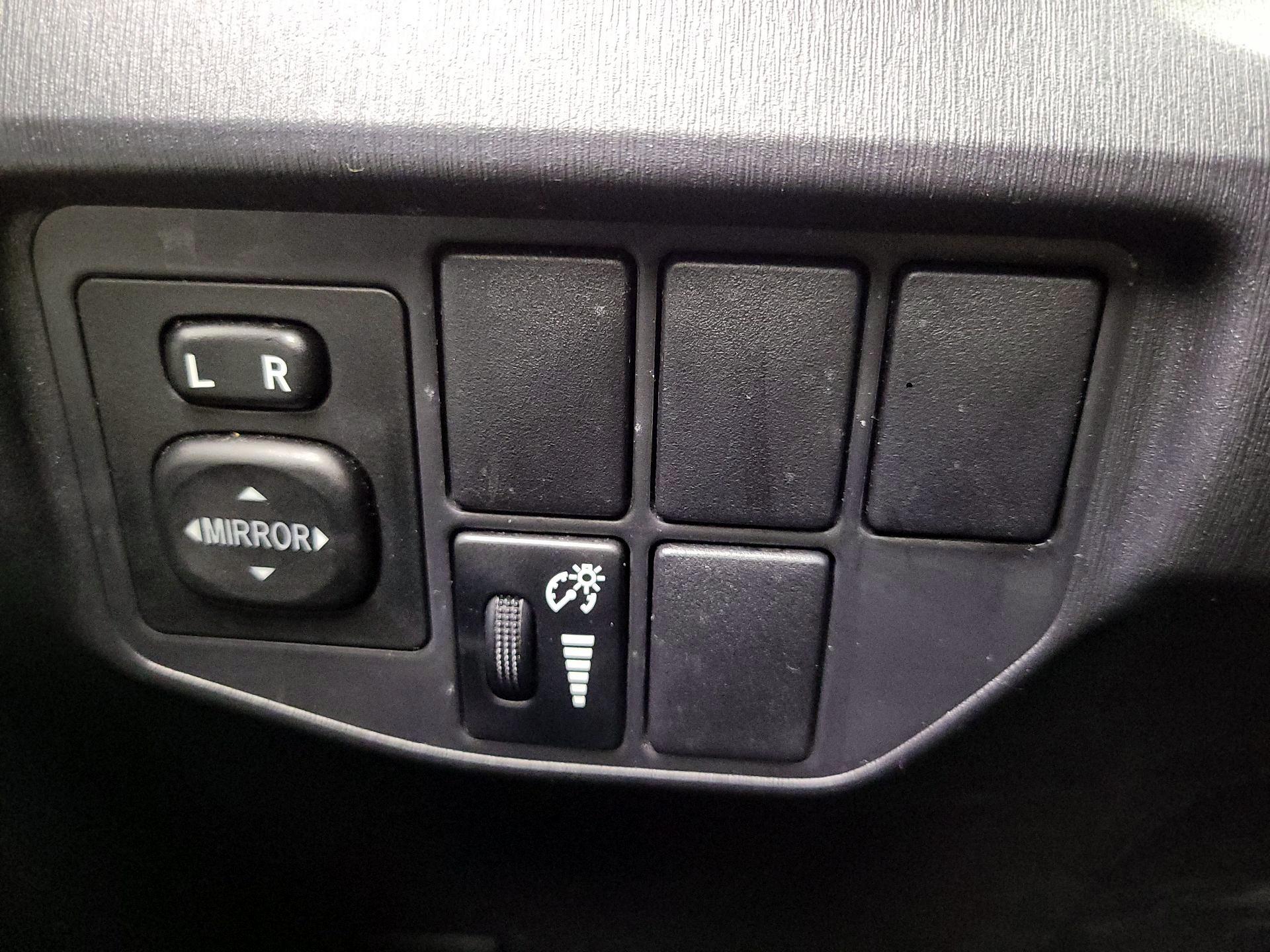 Thumbnail: 2013 Toyota Prius - 13