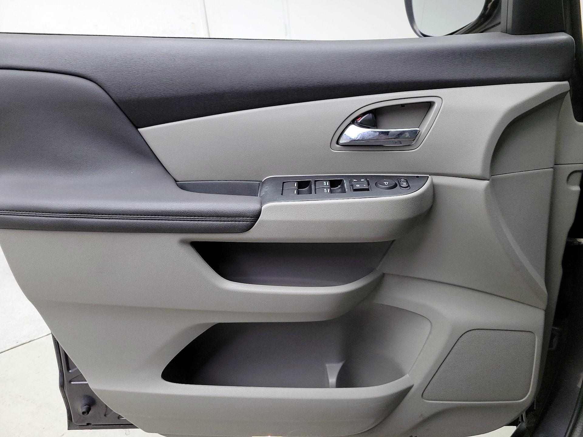 Thumbnail: 2015 Honda Odyssey - 12