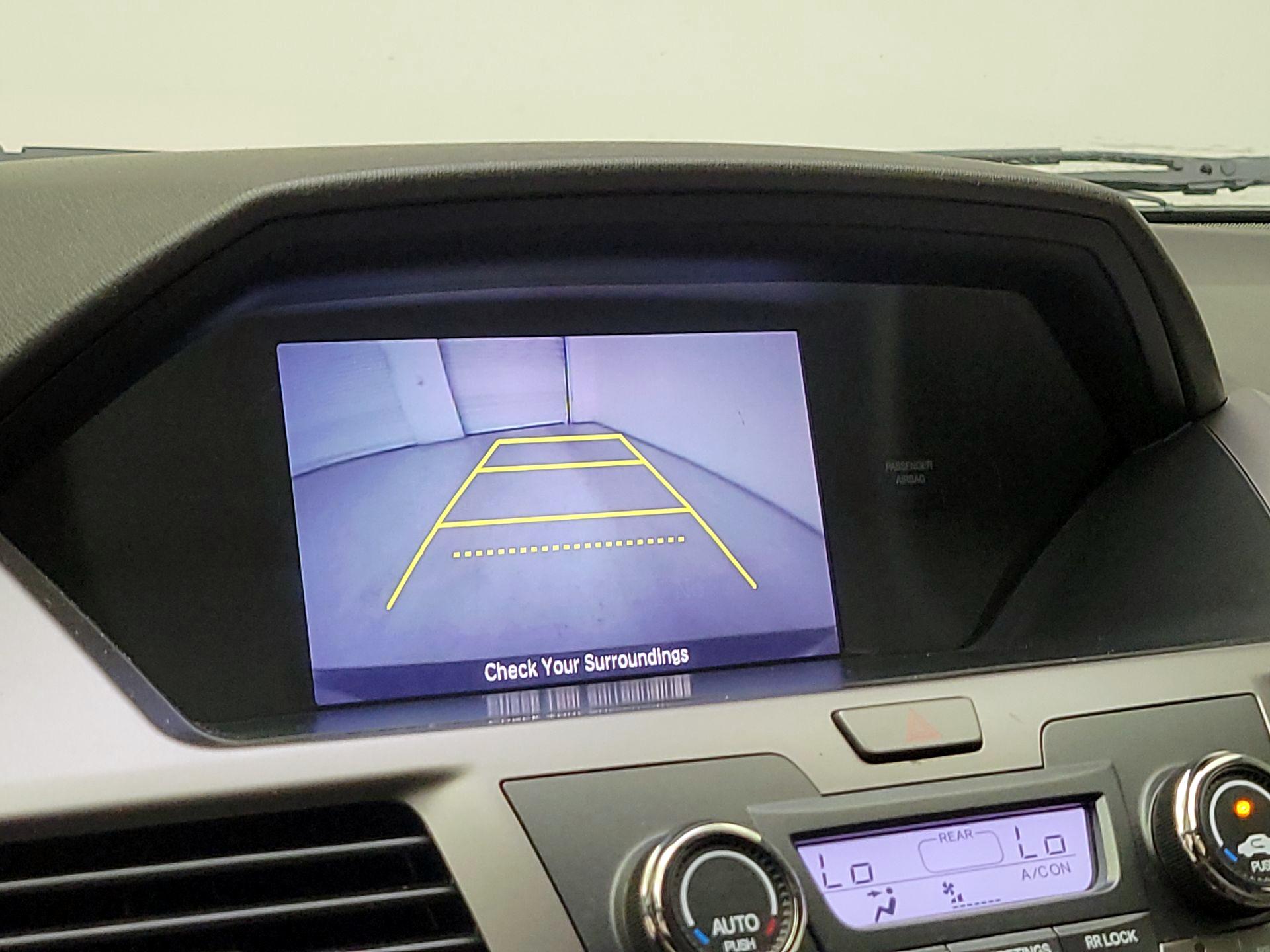 Thumbnail: 2015 Honda Odyssey - 14