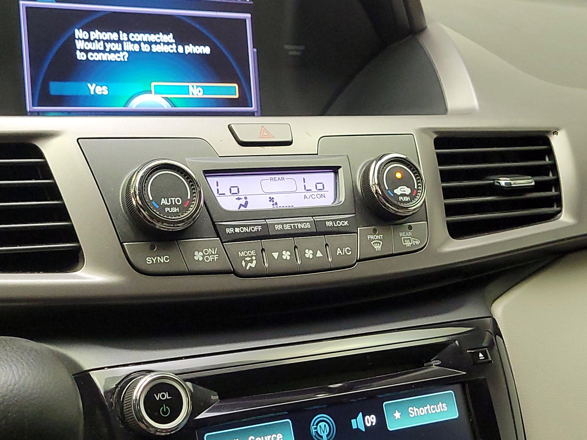 Thumbnail: 2015 Honda Odyssey - 16