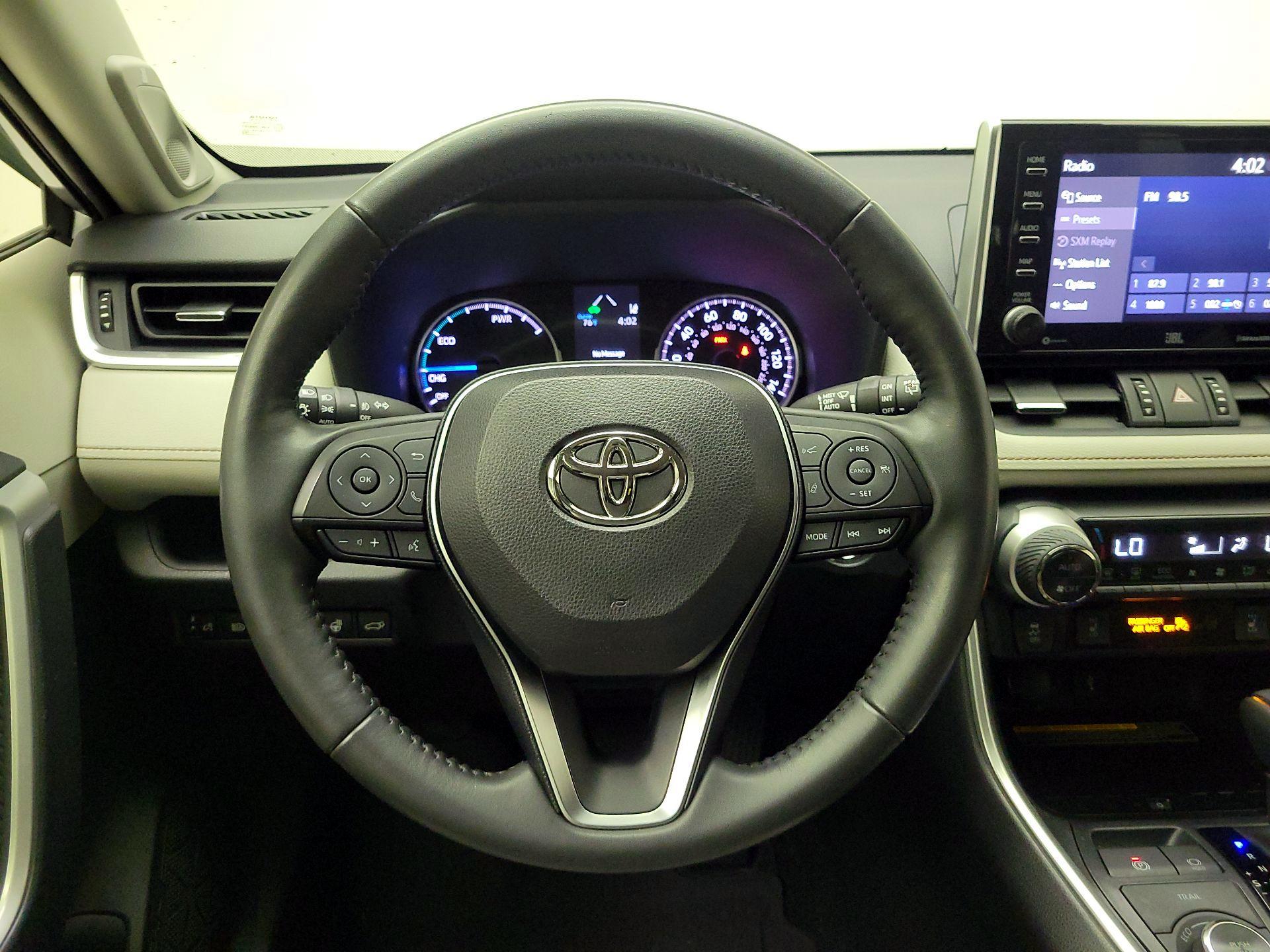 Thumbnail: 2021 Toyota RAV4 - 10