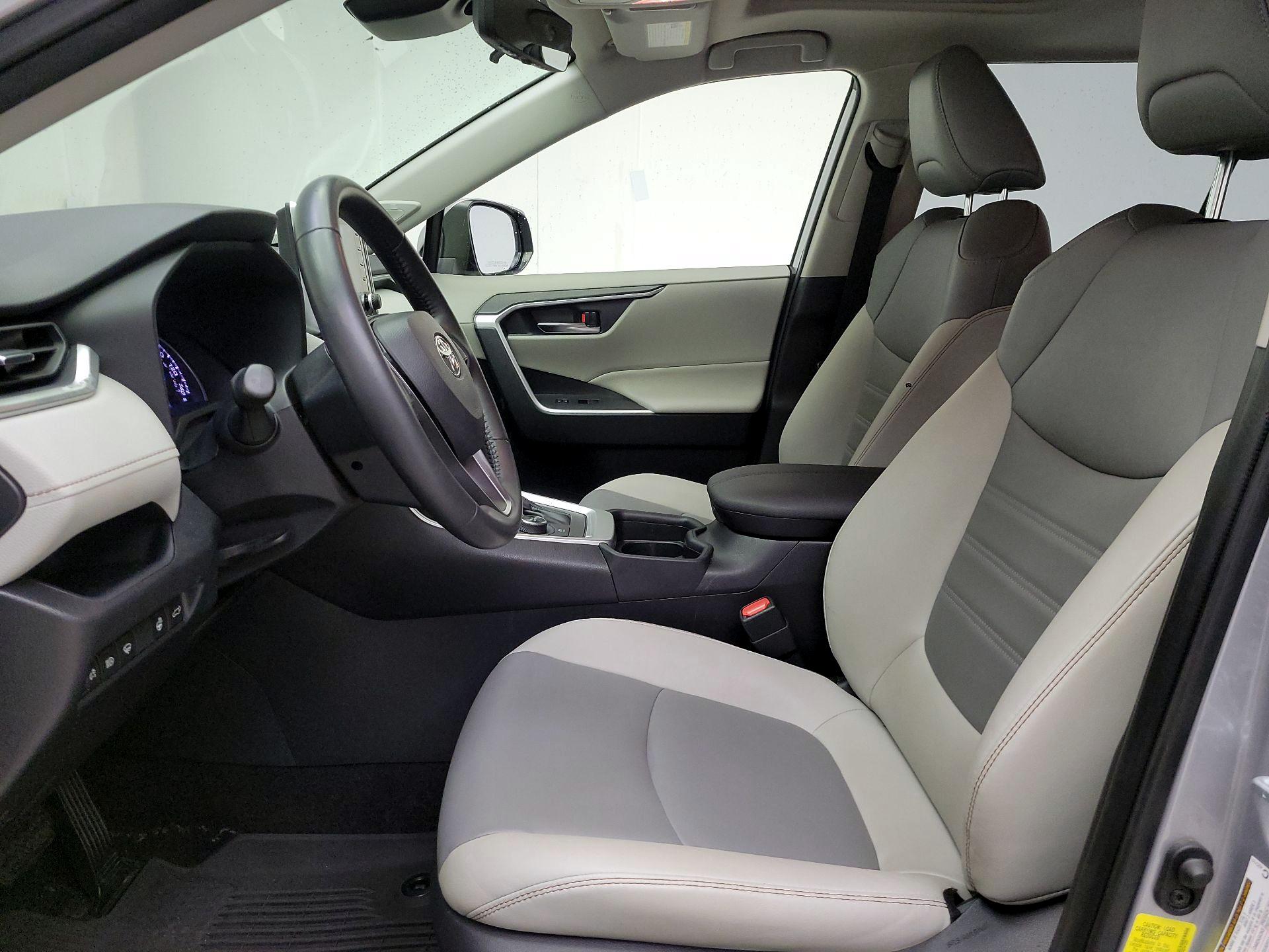 Thumbnail: 2021 Toyota RAV4 - 11