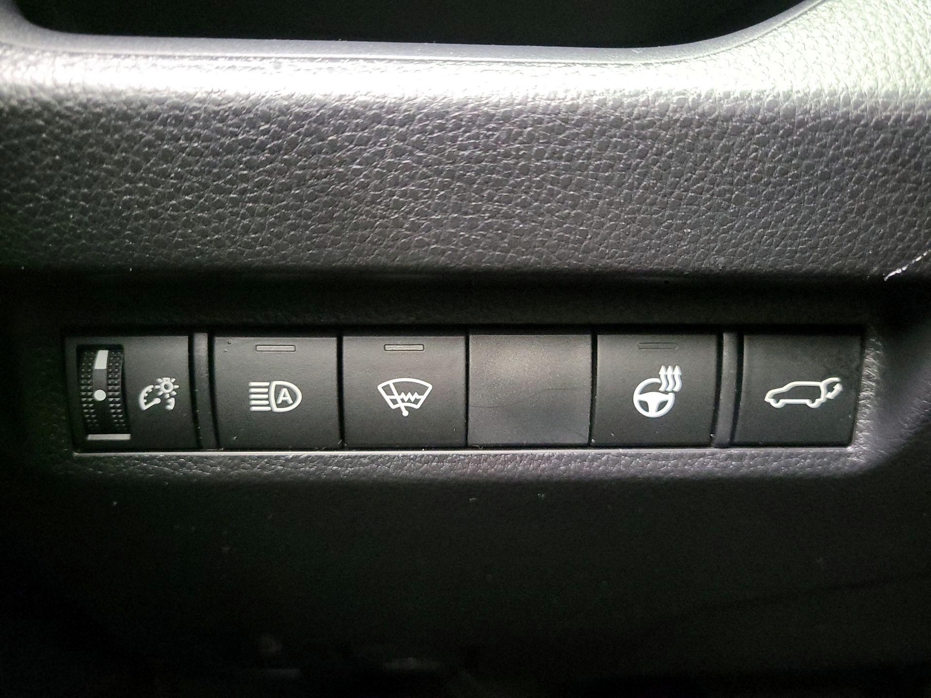 Thumbnail: 2021 Toyota RAV4 - 13