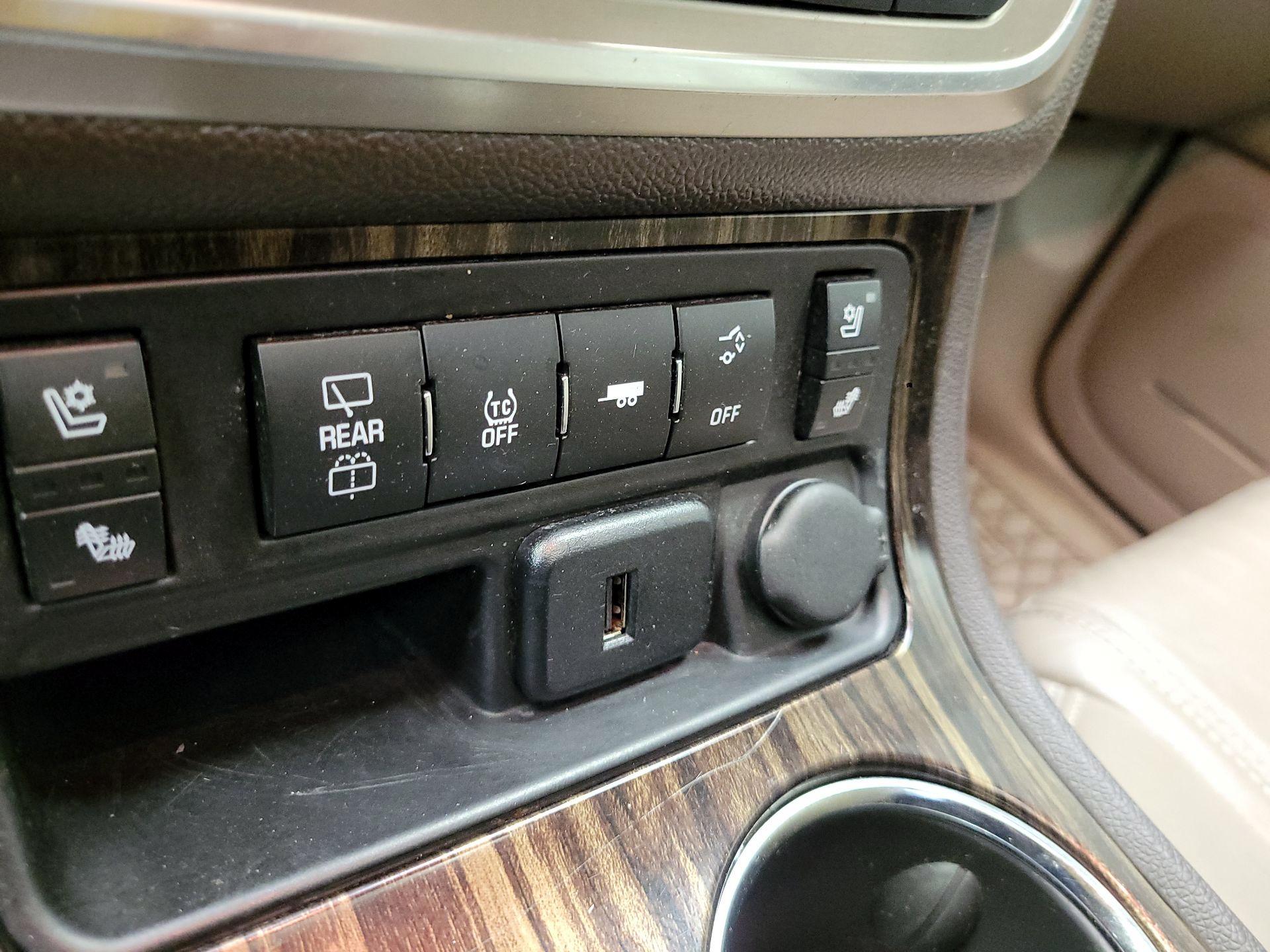 Thumbnail: 2016 GMC Acadia - 19