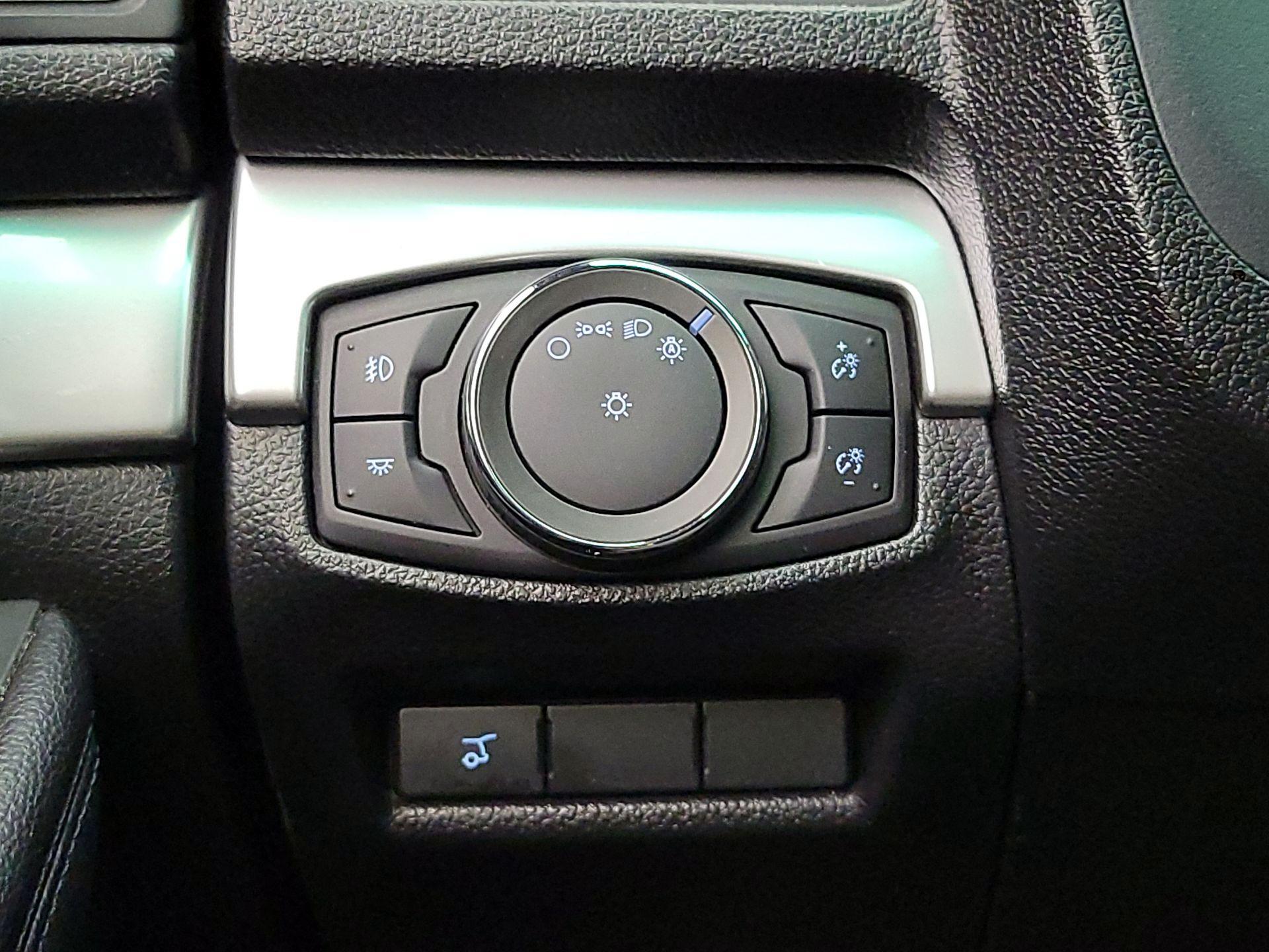 Thumbnail: 2017 Ford Explorer - 13