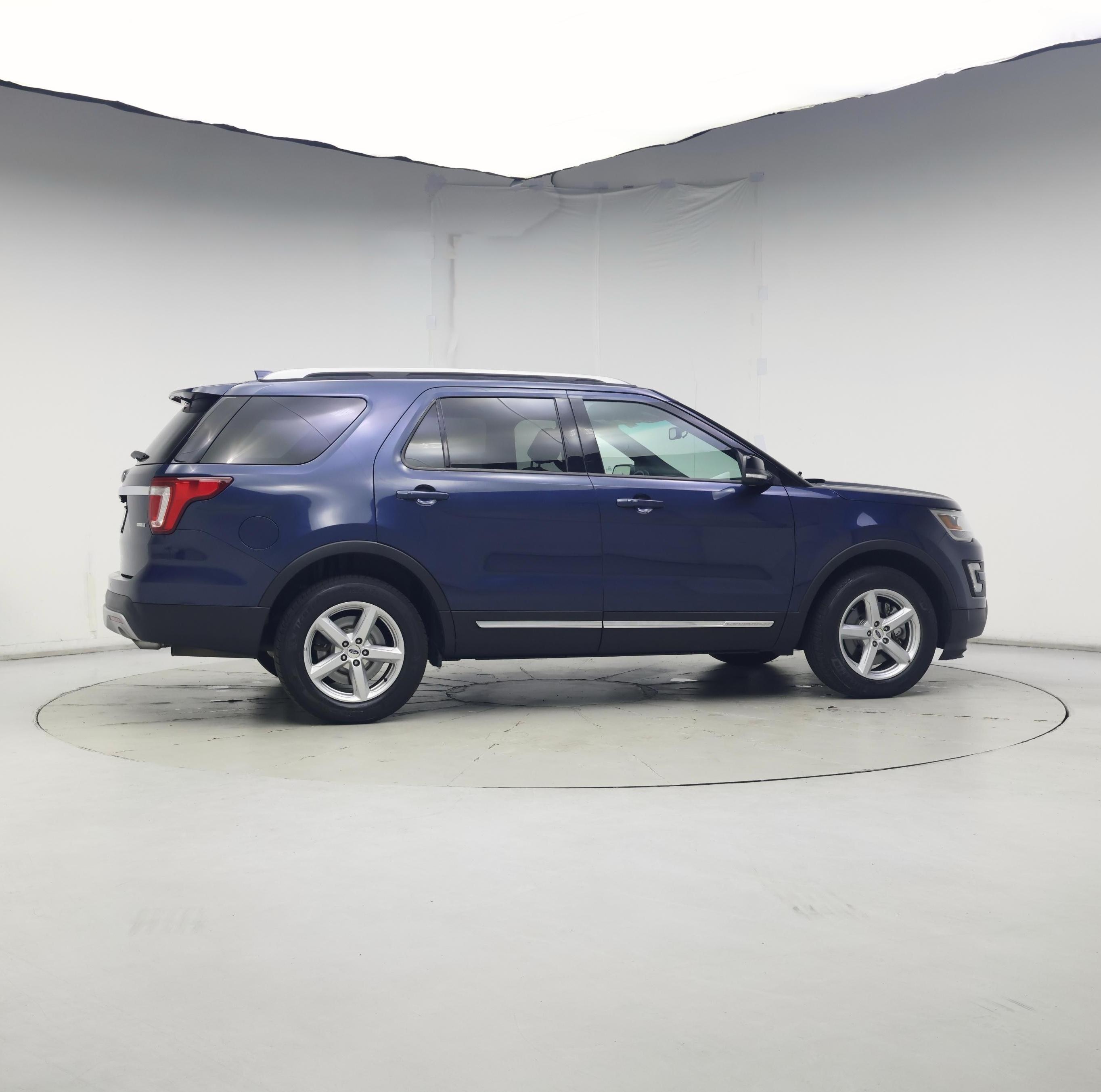 Thumbnail: 2017 Ford Explorer - 7