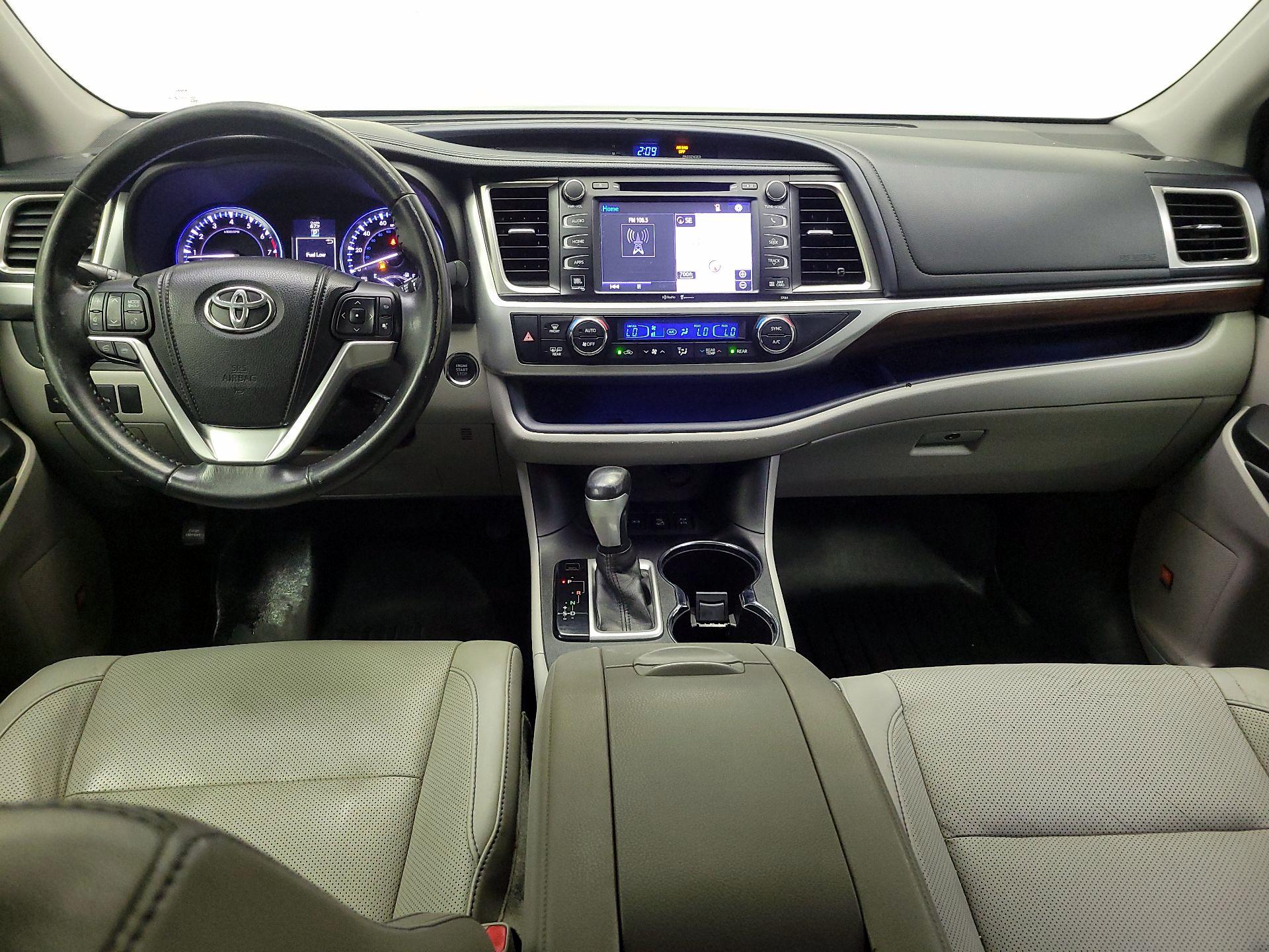 Thumbnail: 2015 Toyota Highlander - 9