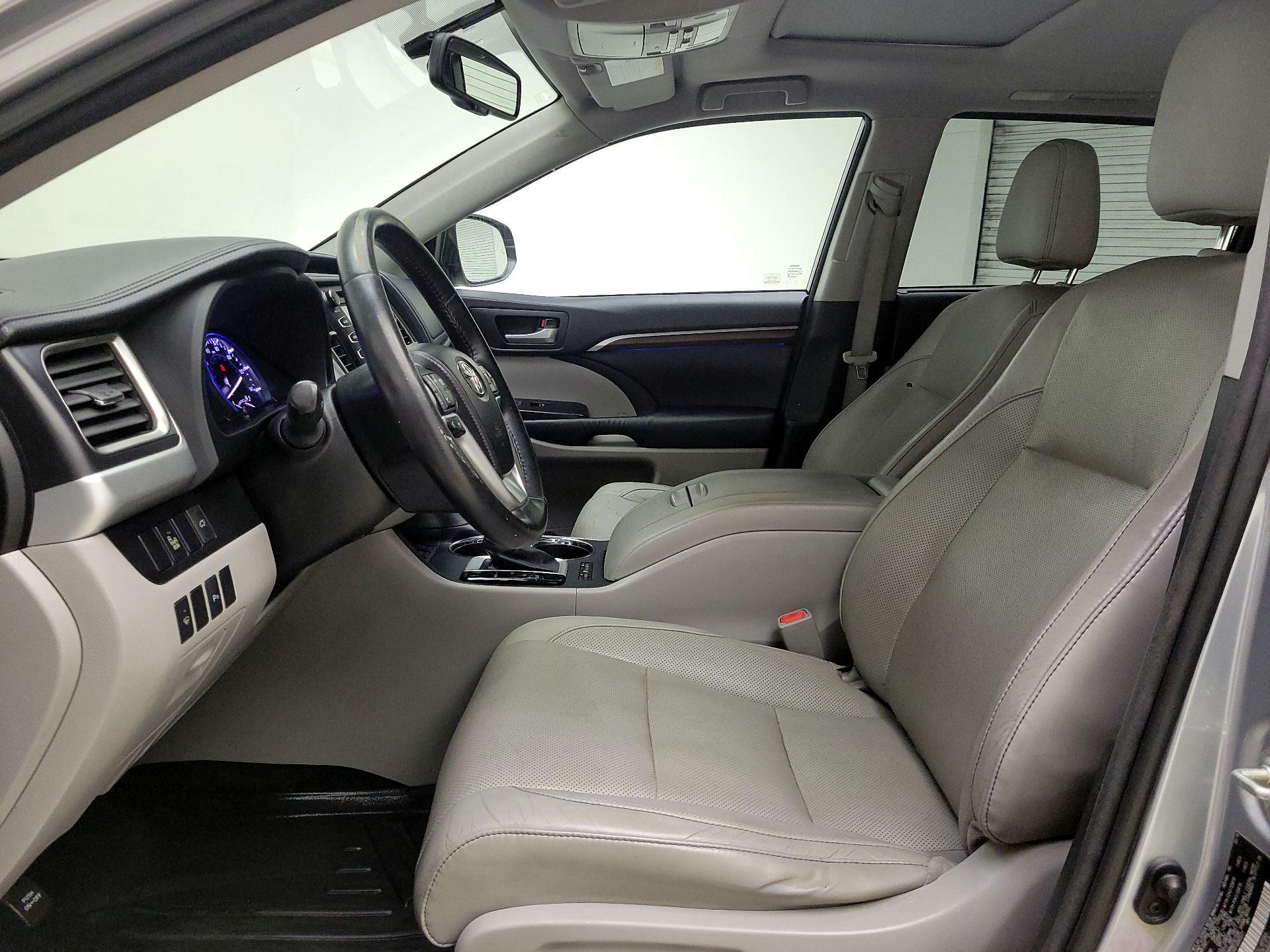 Thumbnail: 2015 Toyota Highlander - 11