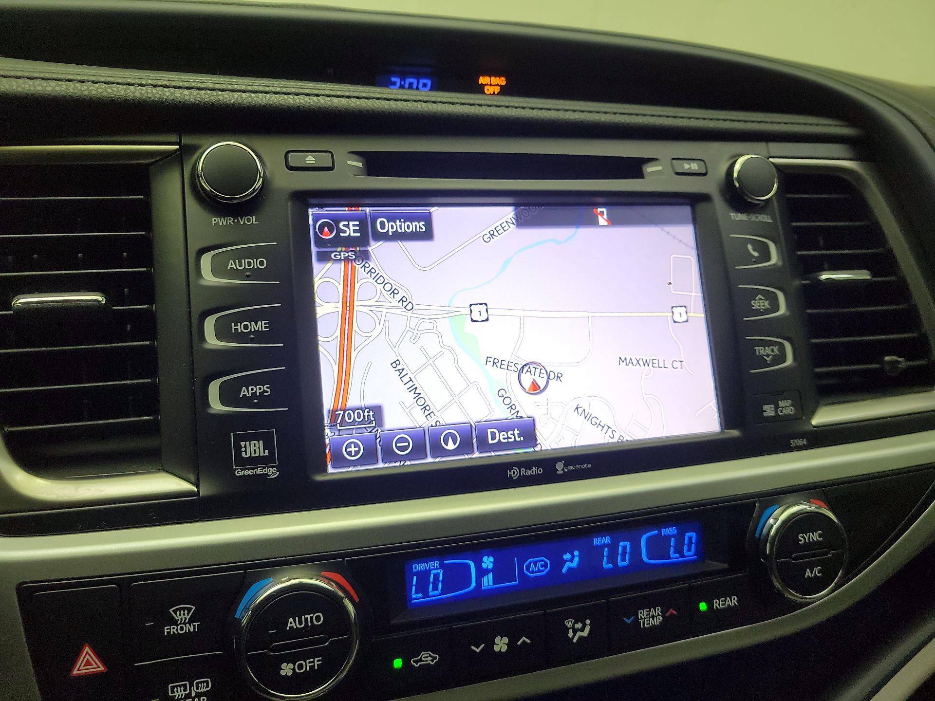 Thumbnail: 2015 Toyota Highlander - 14