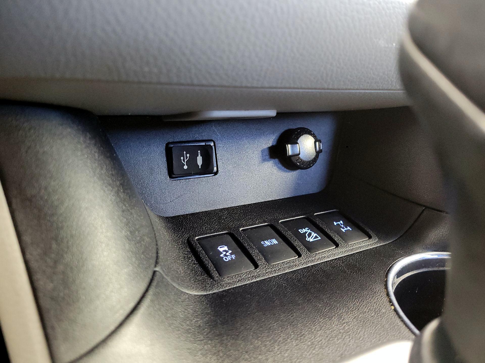 Thumbnail: 2015 Toyota Highlander - 19