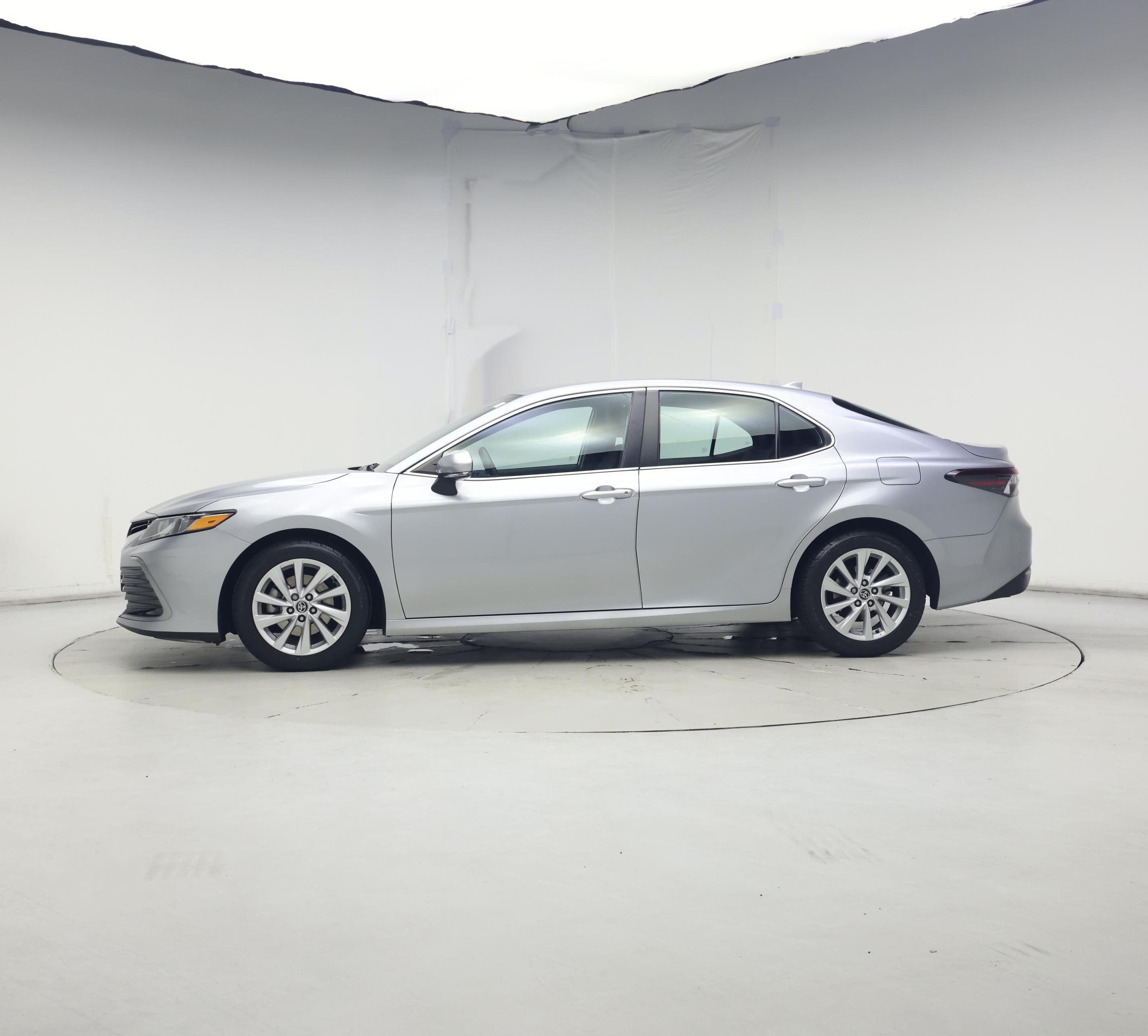 Thumbnail: 2022 Toyota Camry - 3