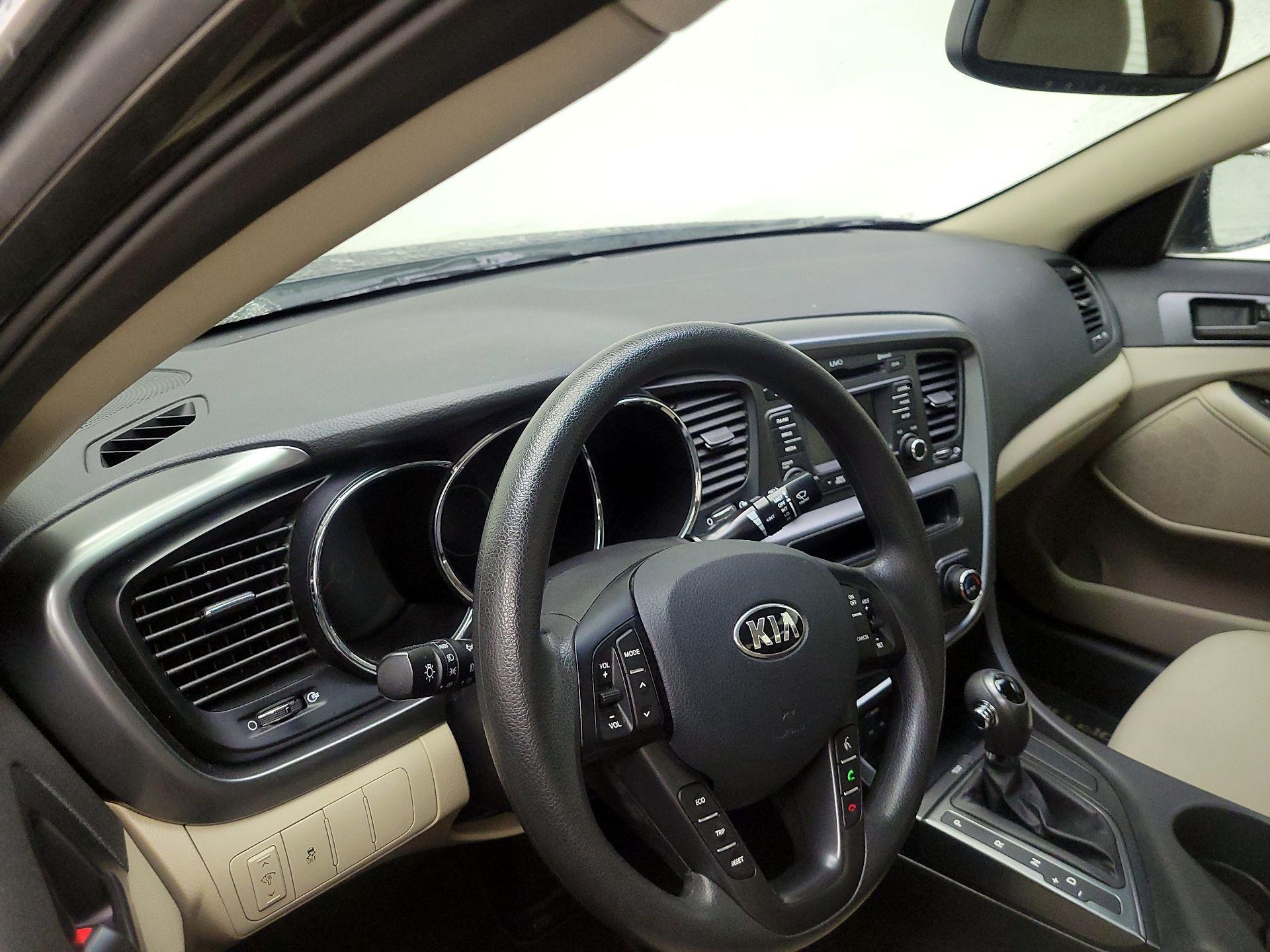 Thumbnail: 2013 Kia Optima - 9