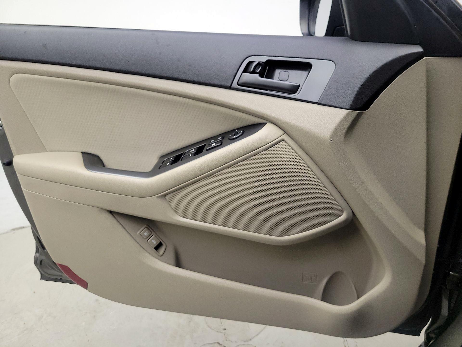 Thumbnail: 2013 Kia Optima - 12