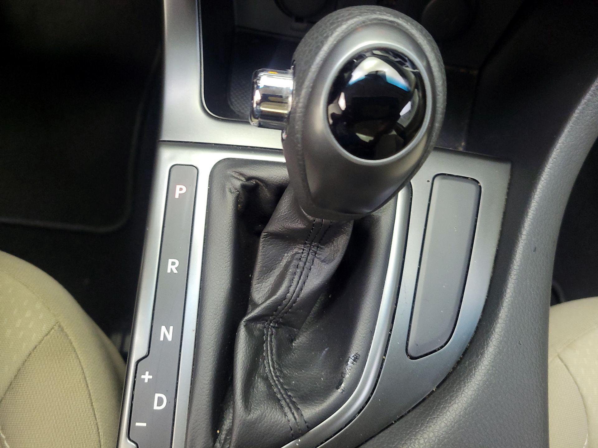 Thumbnail: 2013 Kia Optima - 17