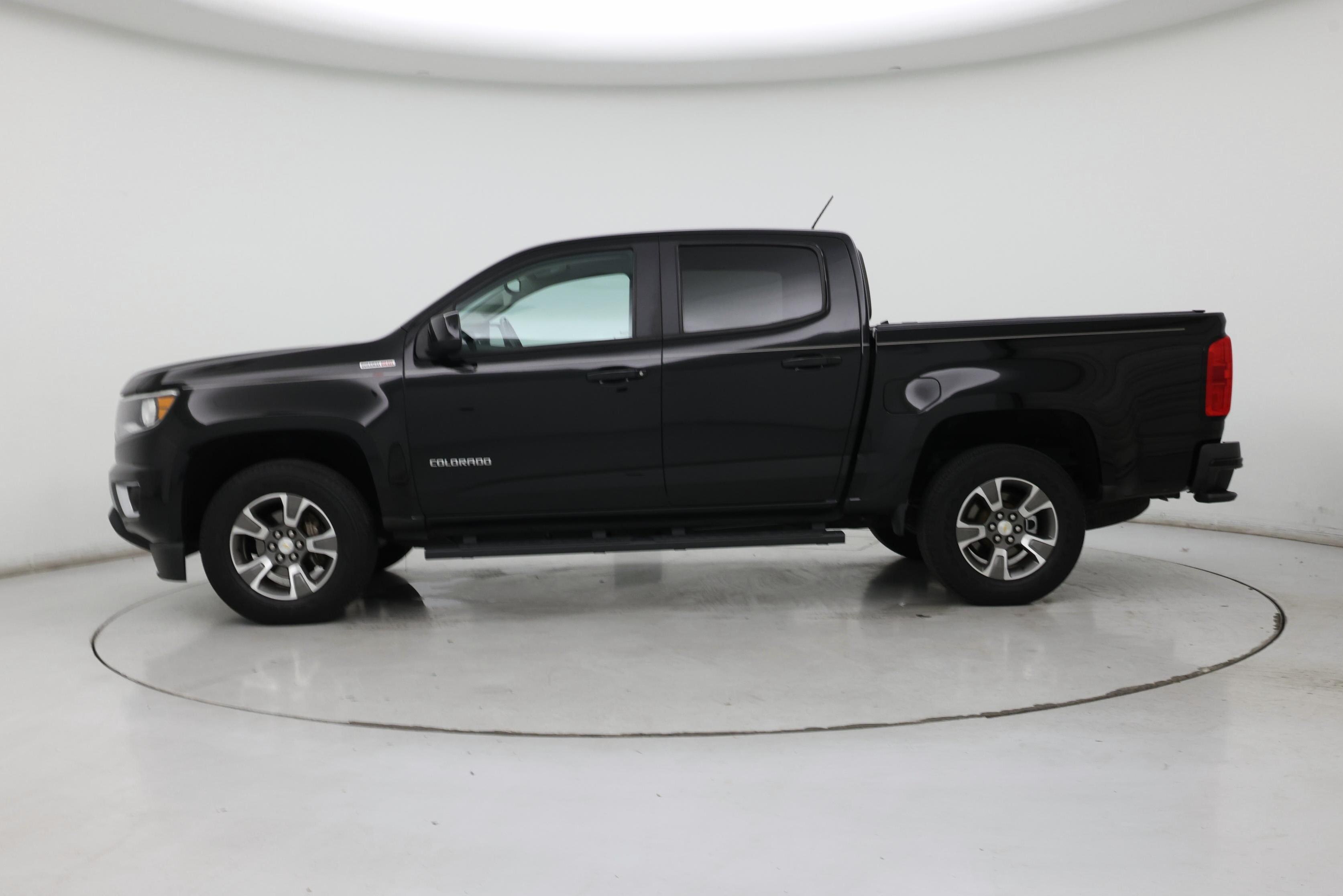 Thumbnail: 2017 Chevrolet Colorado - 3