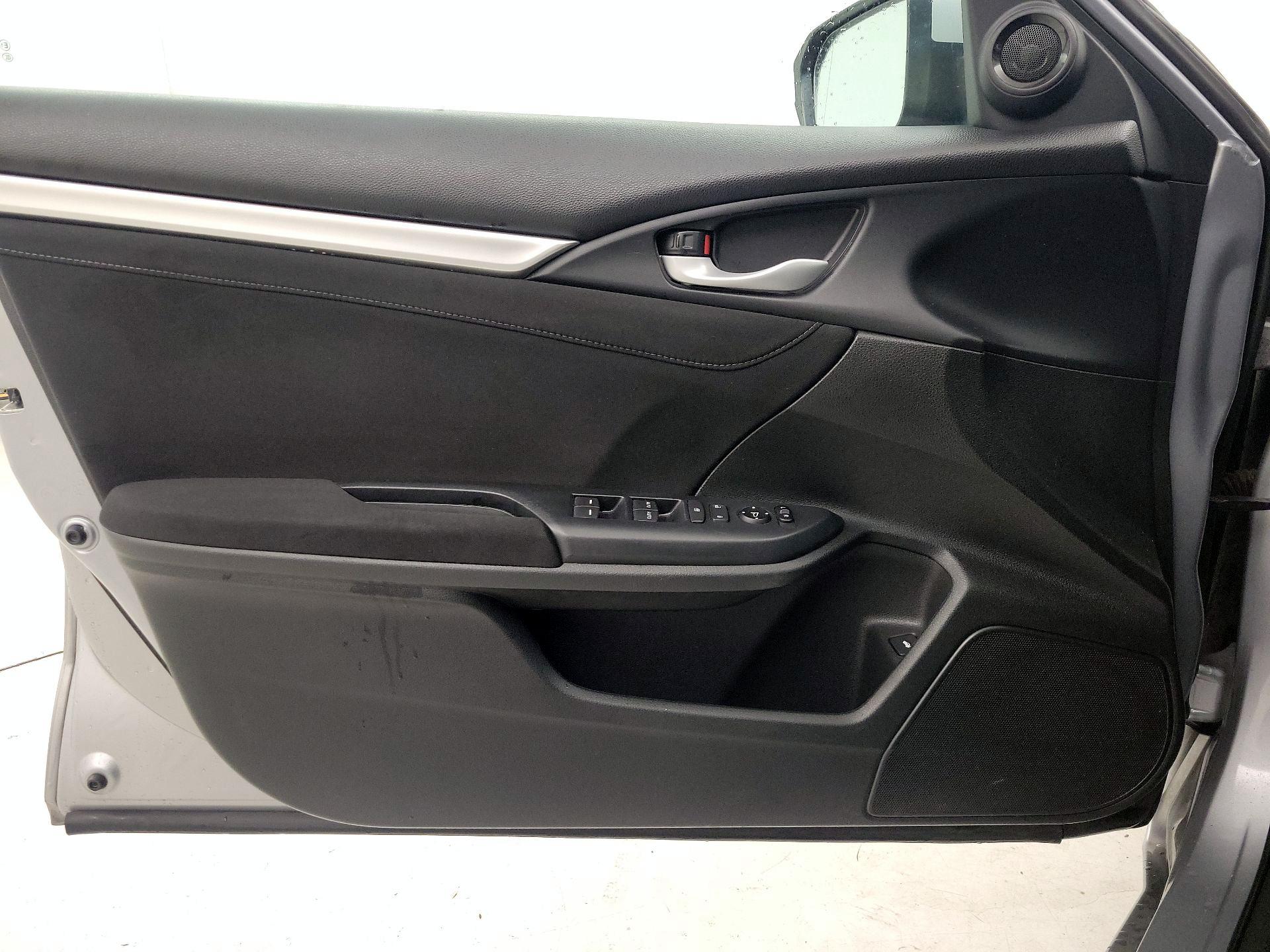 Thumbnail: 2016 Honda Civic - 12